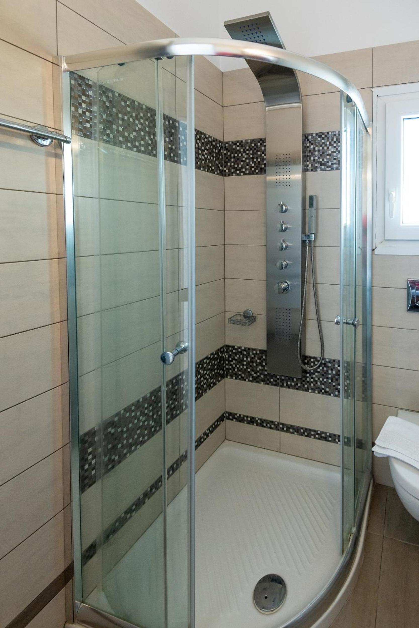 Niriides Luxury Studios