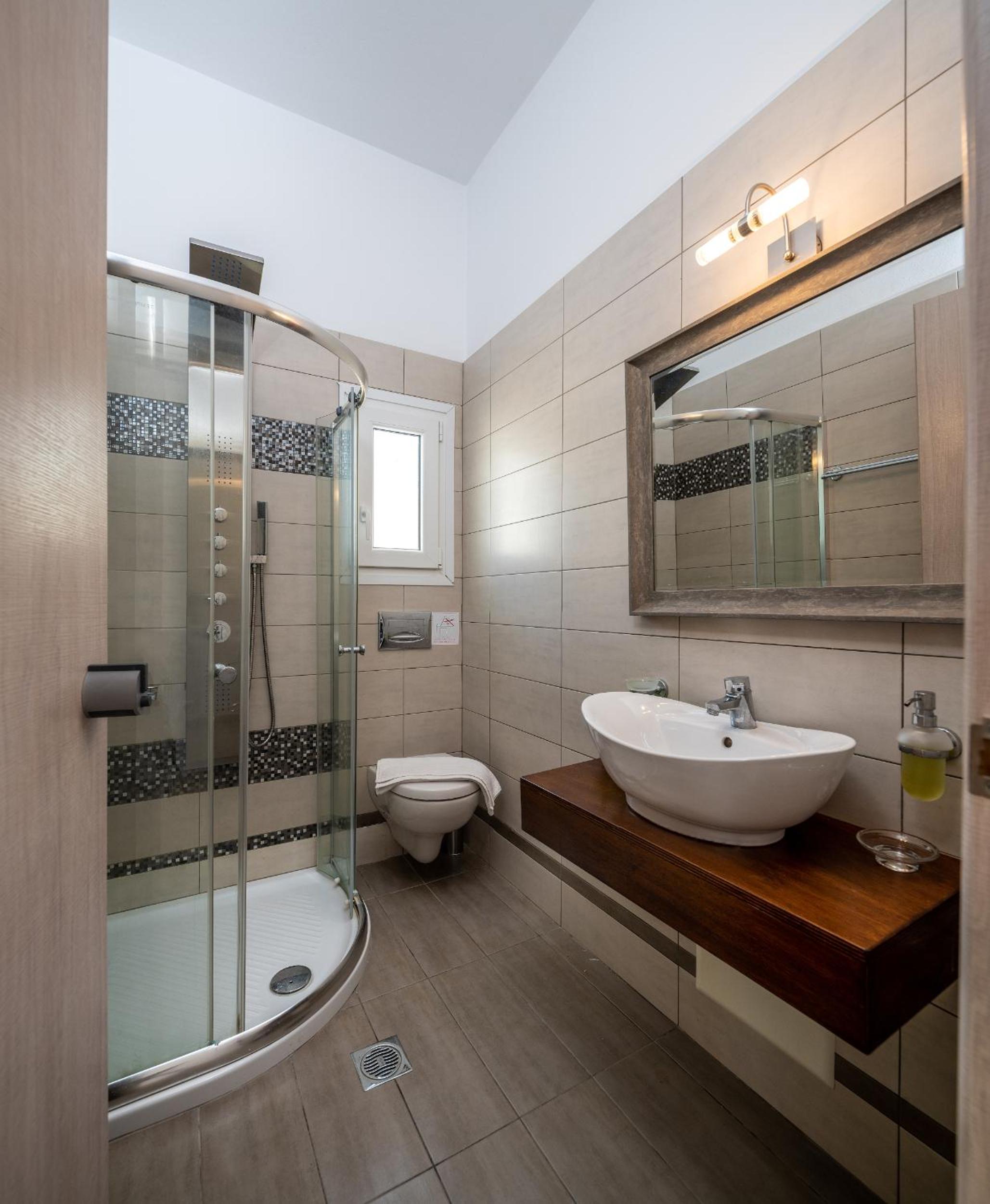 Niriides Luxury Studios