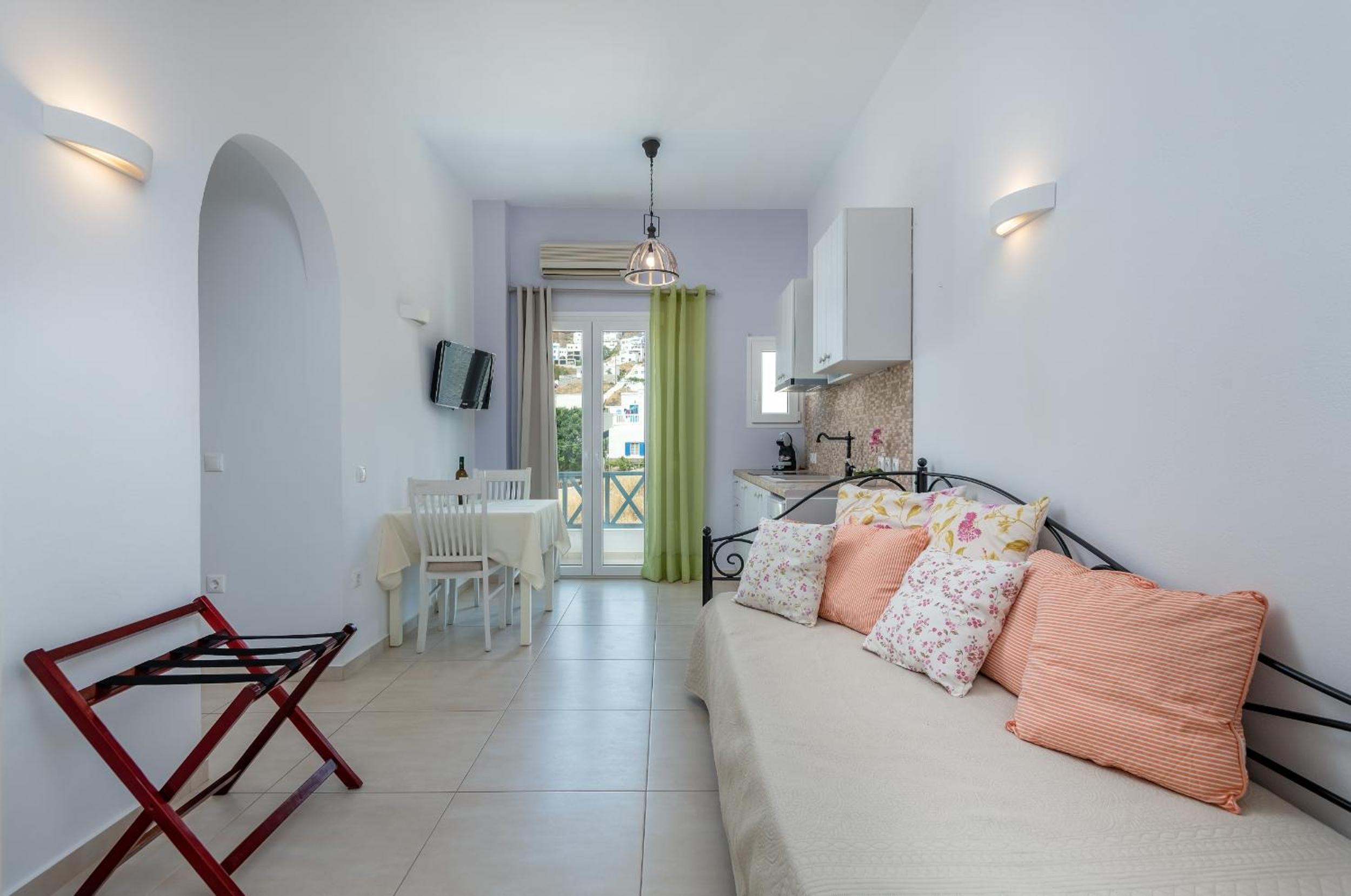 Niriides Luxury Studios