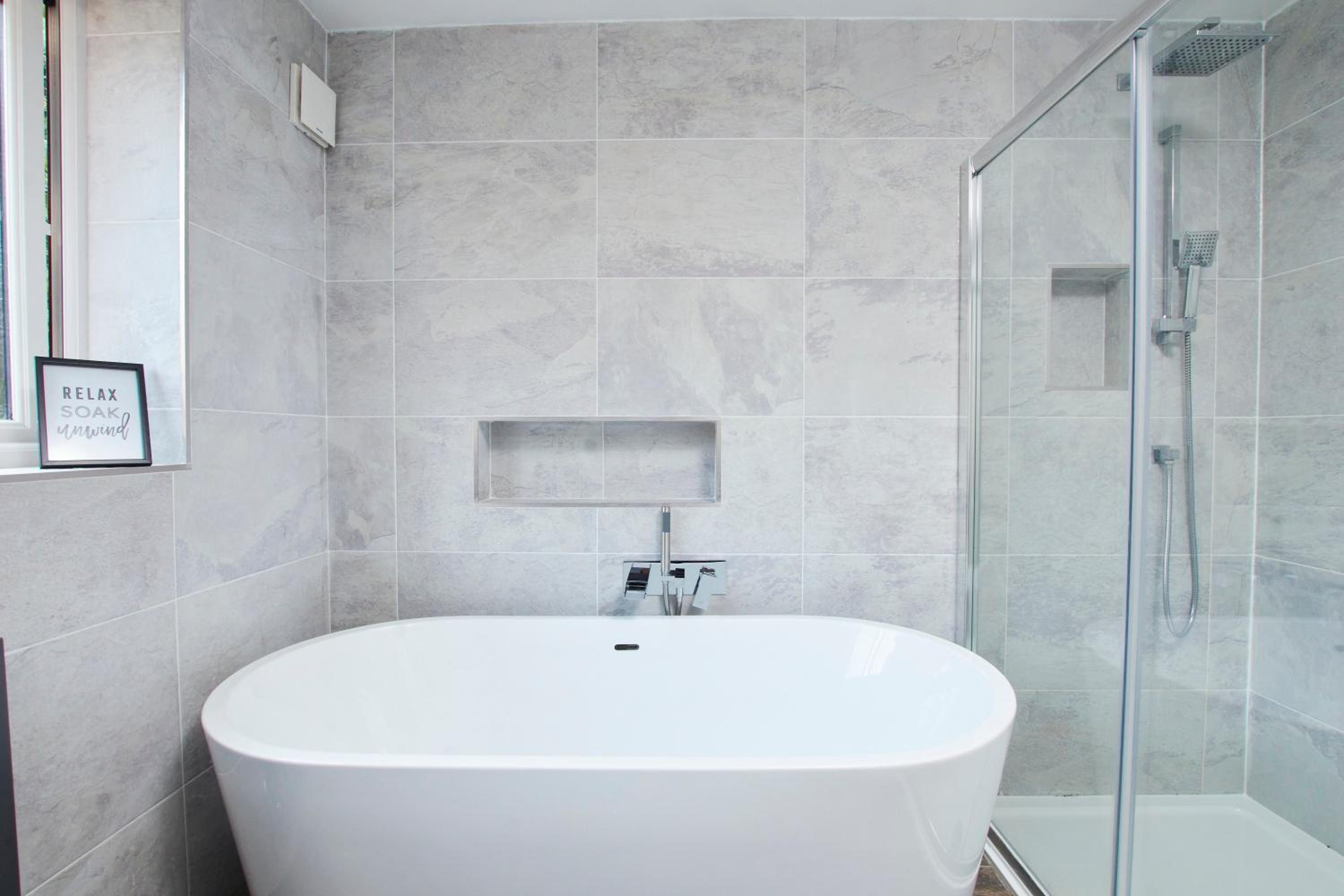 Cosy 4Bedroom House Near City Centre By Homebird Property Management Short Lets & Serviced Accommodation Leeds With Private Parking & Garden view 4