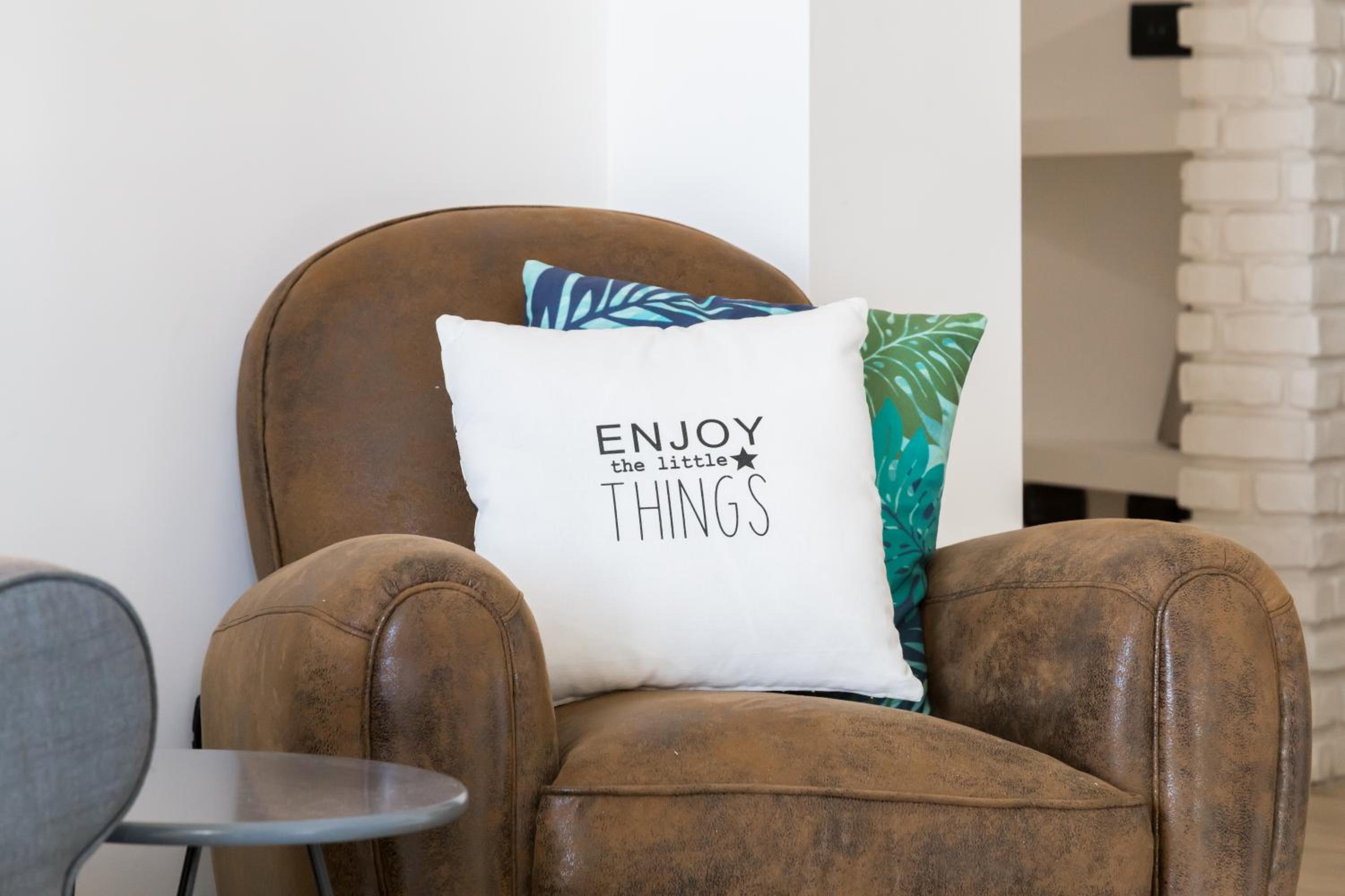 BMGA l Glam Industrial 3-Bed Apartment in Termini