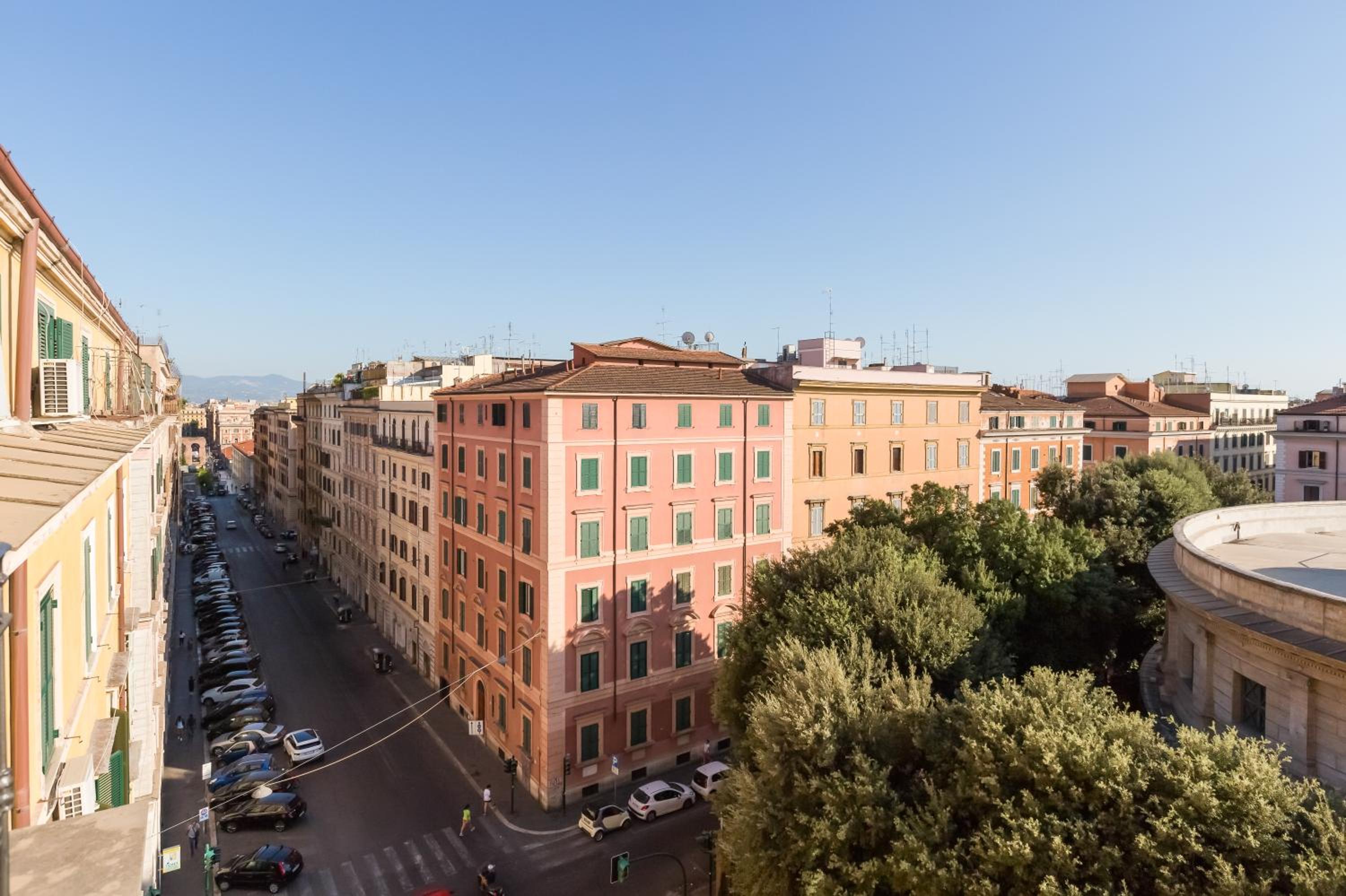 BMGA l Glam Industrial 3-Bed Apartment in Termini