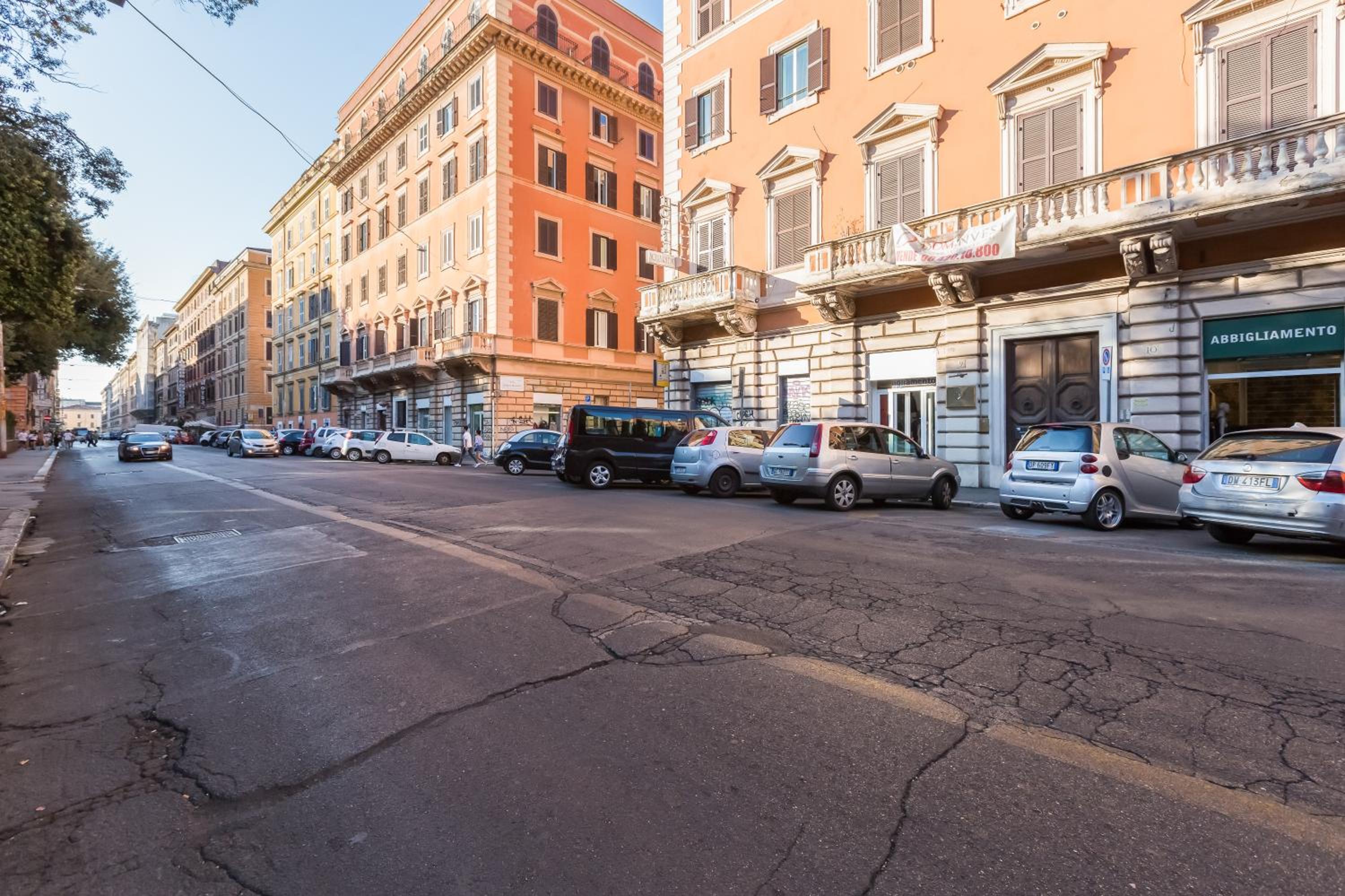 BMGA l Glam Industrial 3-Bed Apartment in Termini