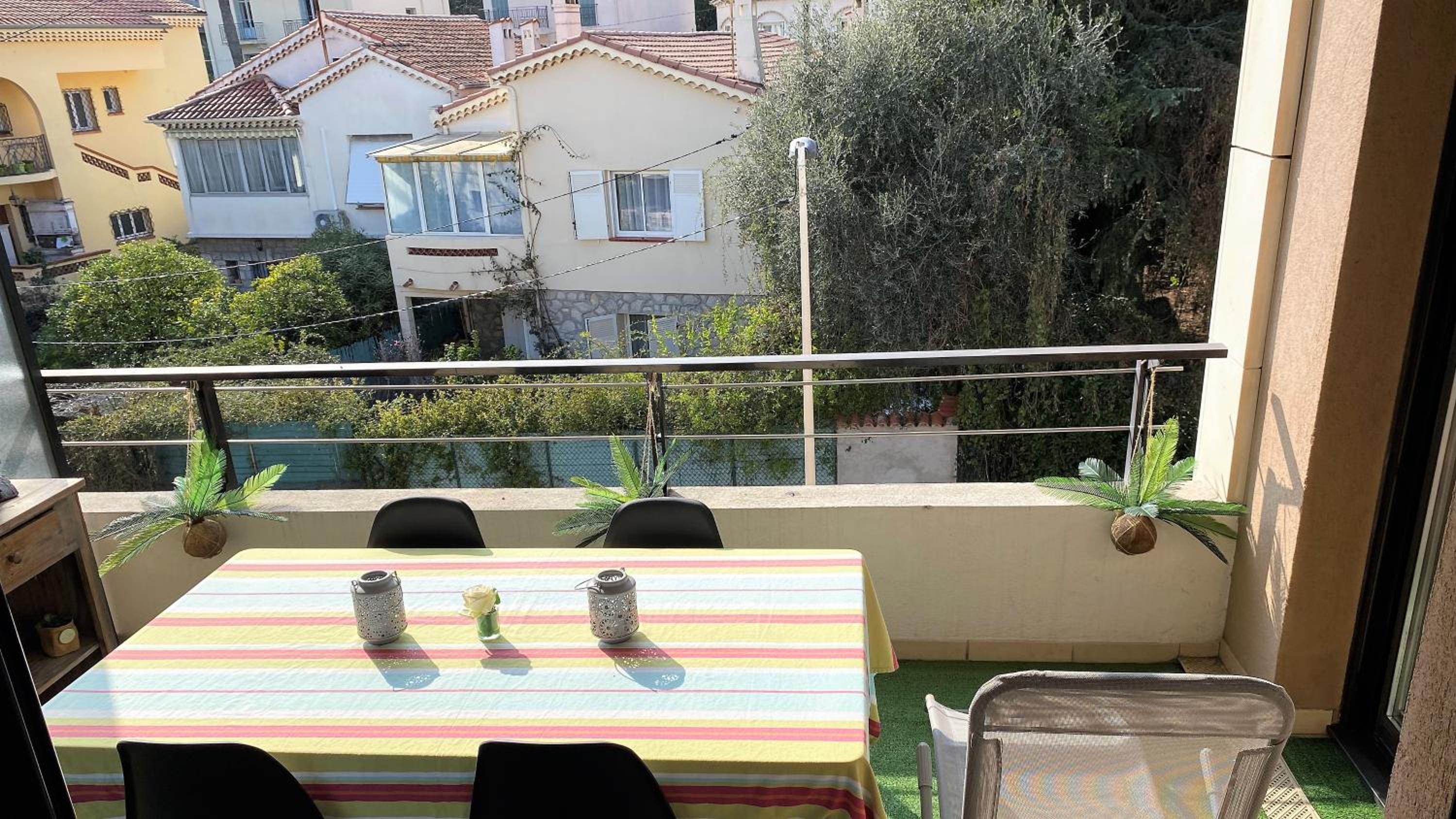 T2 proche de la gare, à 10 minutes à pieds de la Croisette, piscine & parking dans résidence de haut standing photo 5