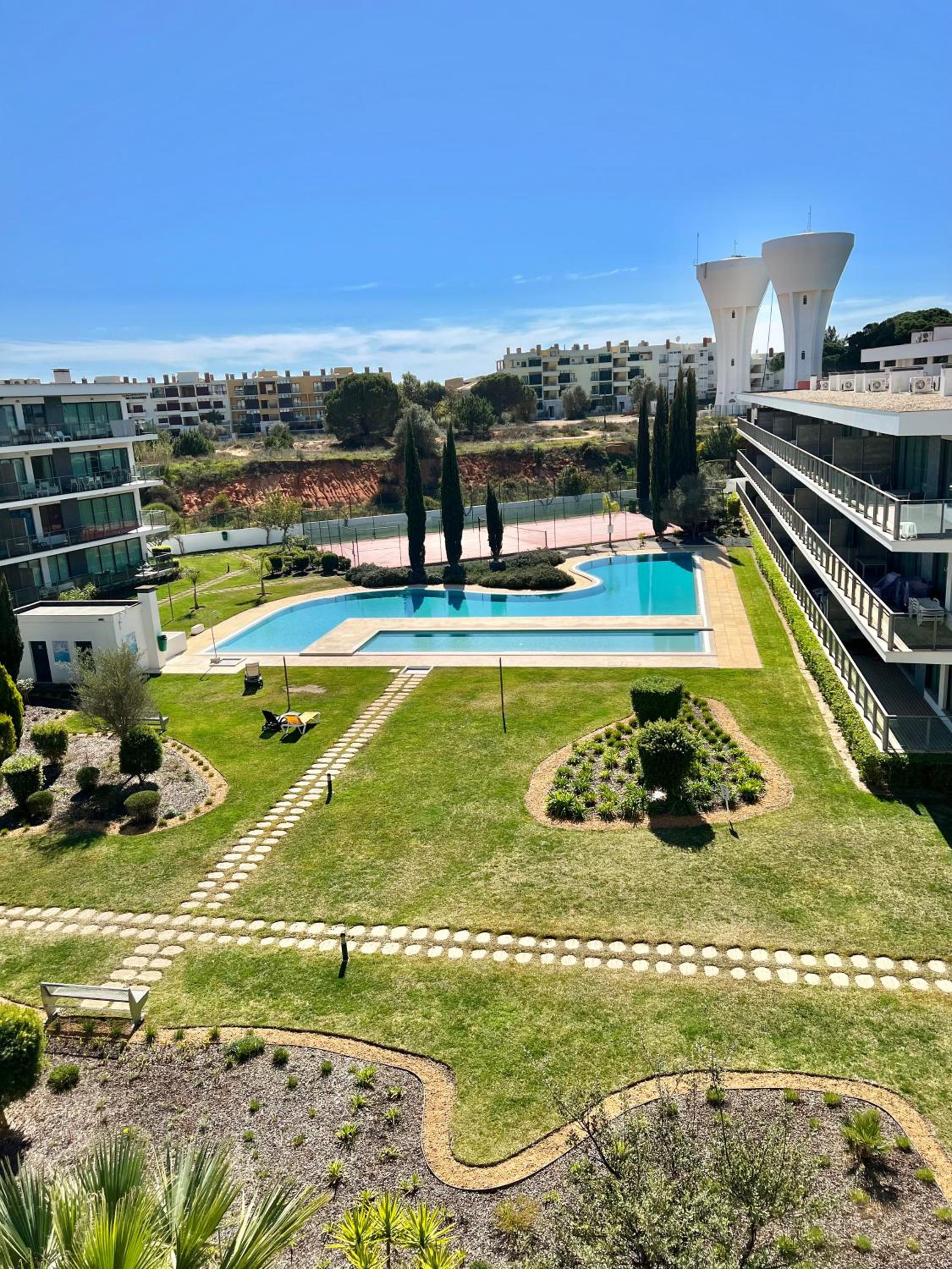 Superbe appartement spacieux avec terrasse vue piscine view 4