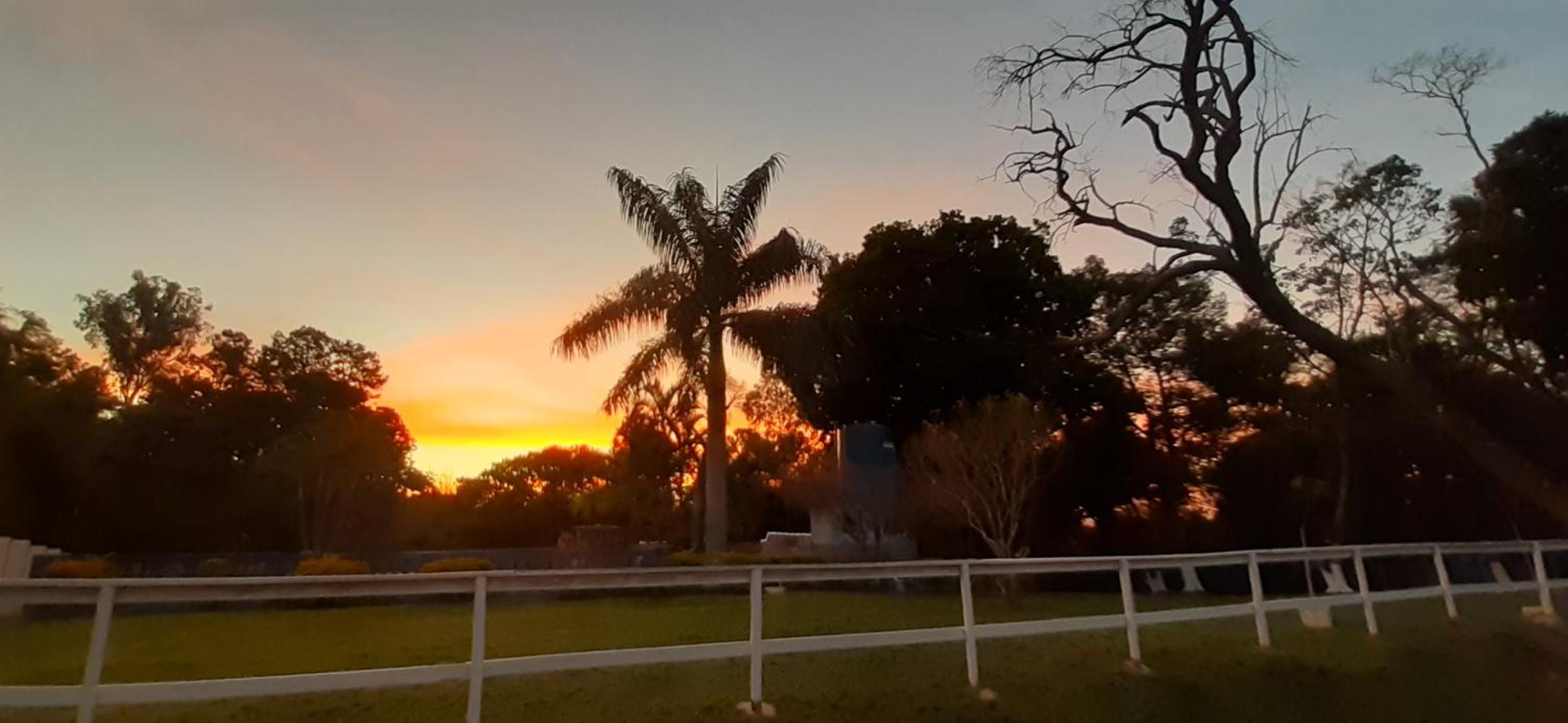 Hospedagem Chalé pousada Chácara Cantinho do Mozão