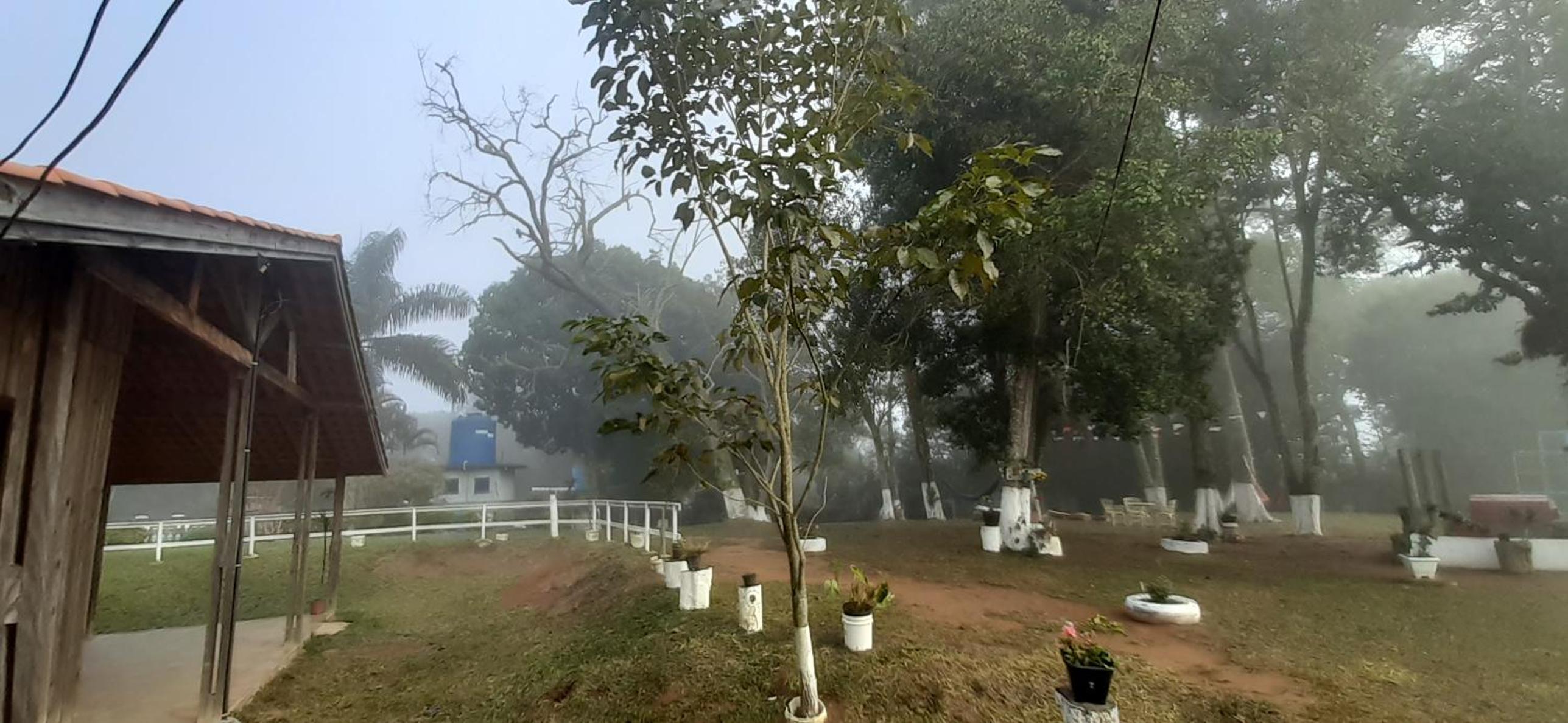 Hospedagem Chalé pousada Chácara Cantinho do Mozão
