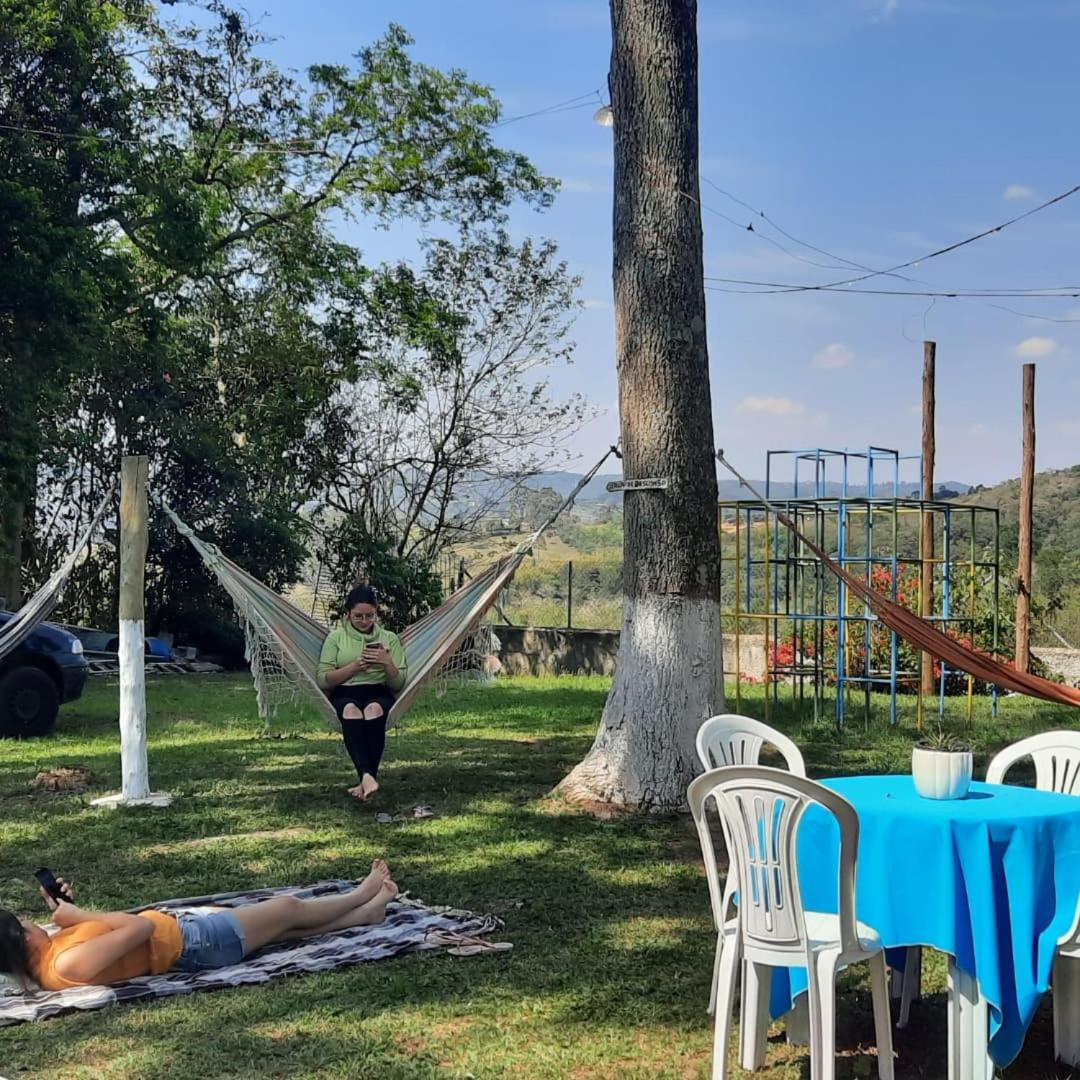 Hospedagem Chalé pousada Chácara Cantinho do Mozão