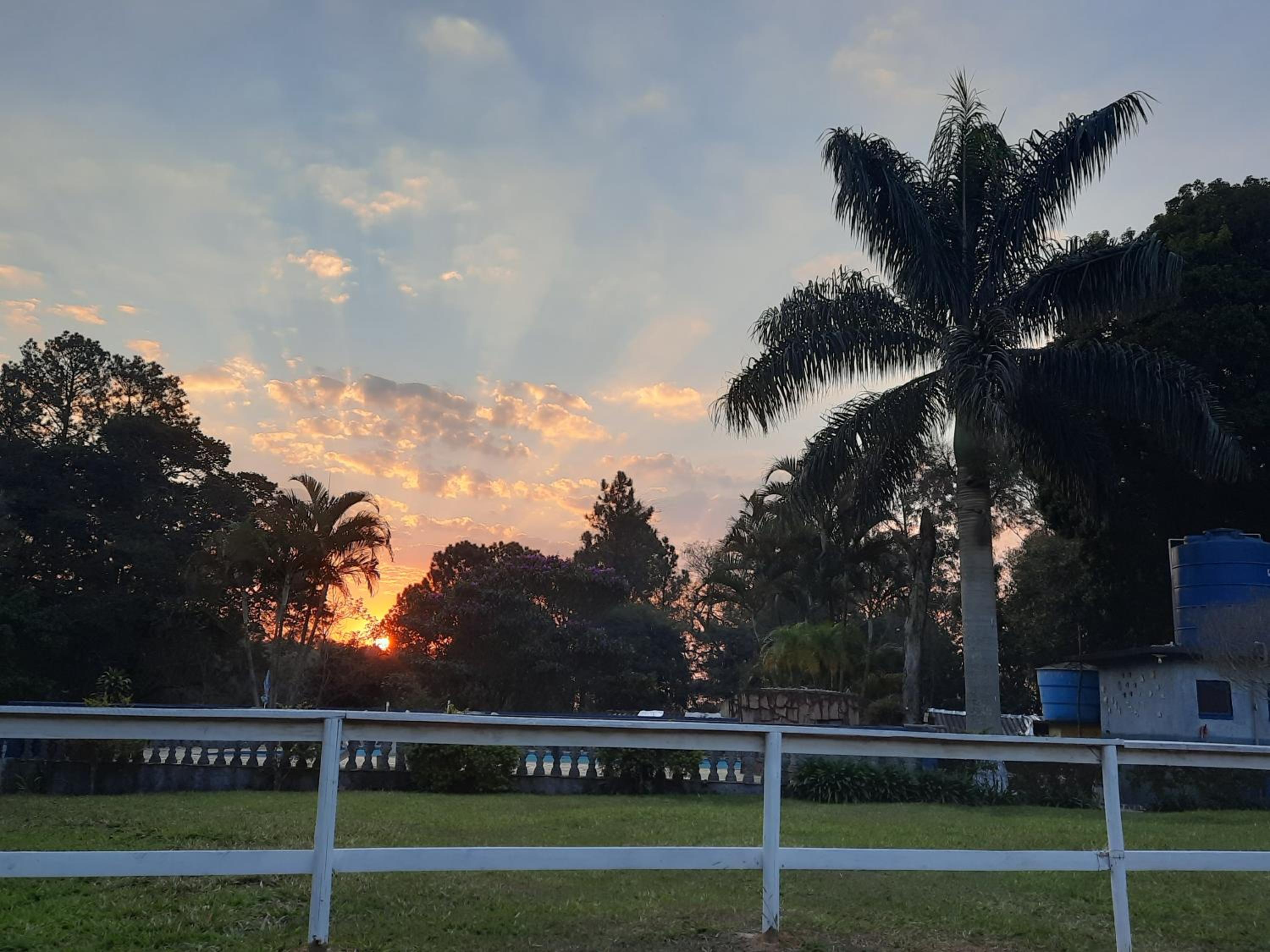 Hospedagem Chalé pousada Chácara Cantinho do Mozão