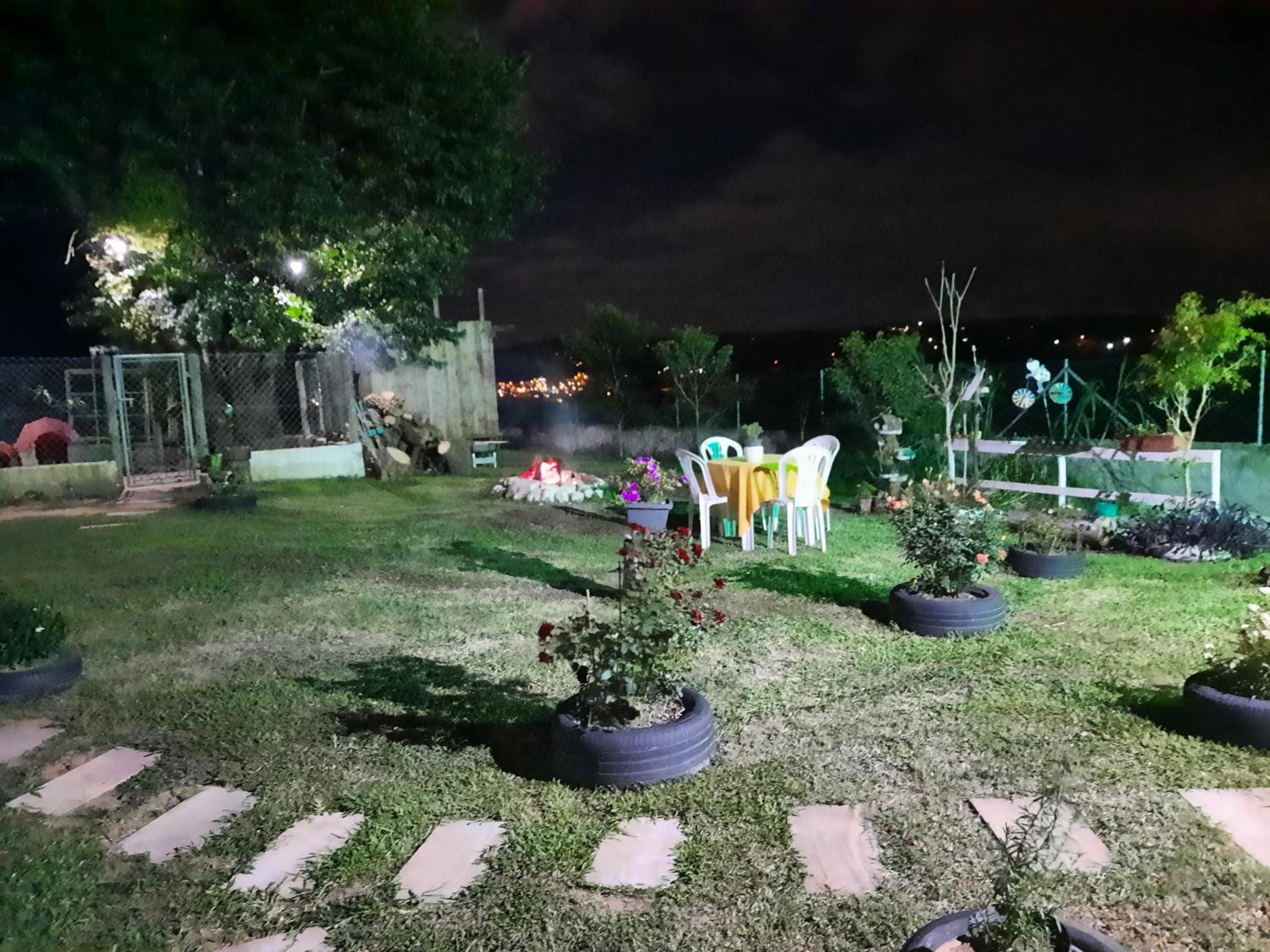 Hospedagem Chalé pousada Chácara Cantinho do Mozão
