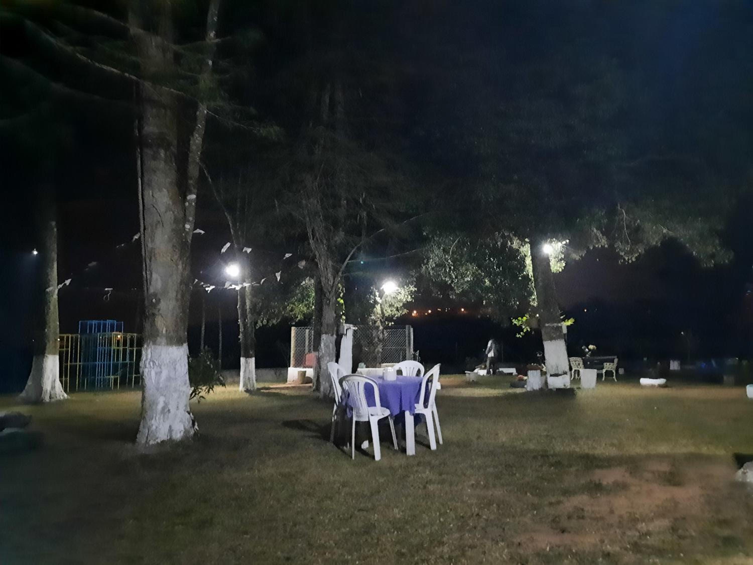 Hospedagem Chalé pousada Chácara Cantinho do Mozão