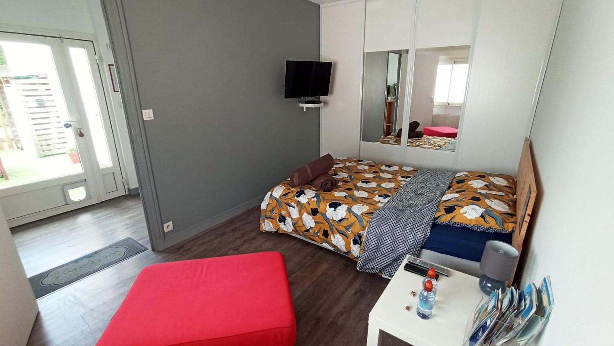 LauRina - Chambre, SDB, terrasse, arrivée autonome view 2