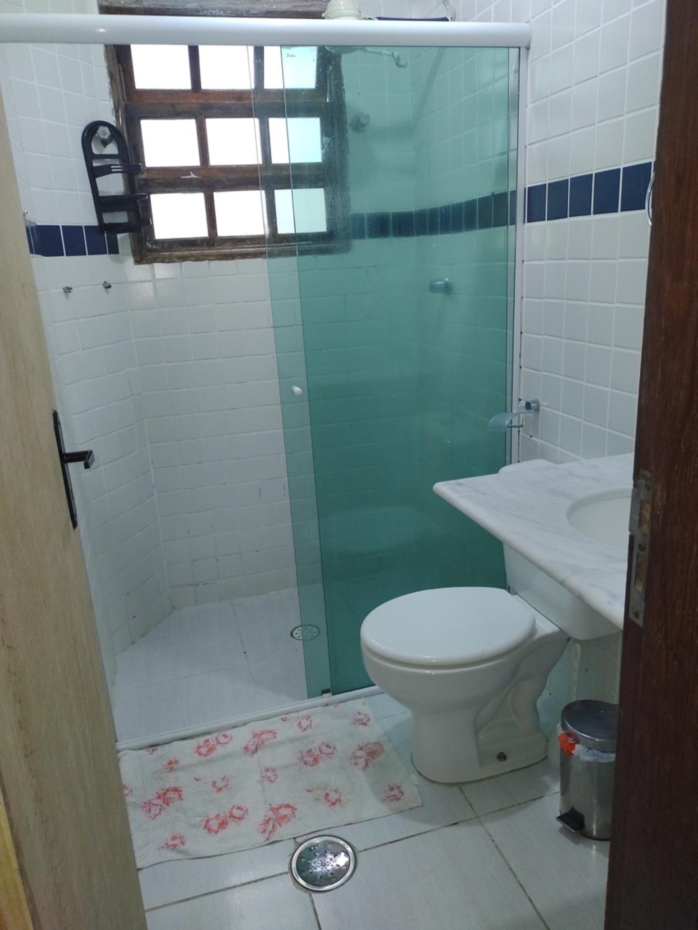 Linda Casa, 3 quartos, acomoda 10 pessoas, há 1,5 km da praia da Enseada