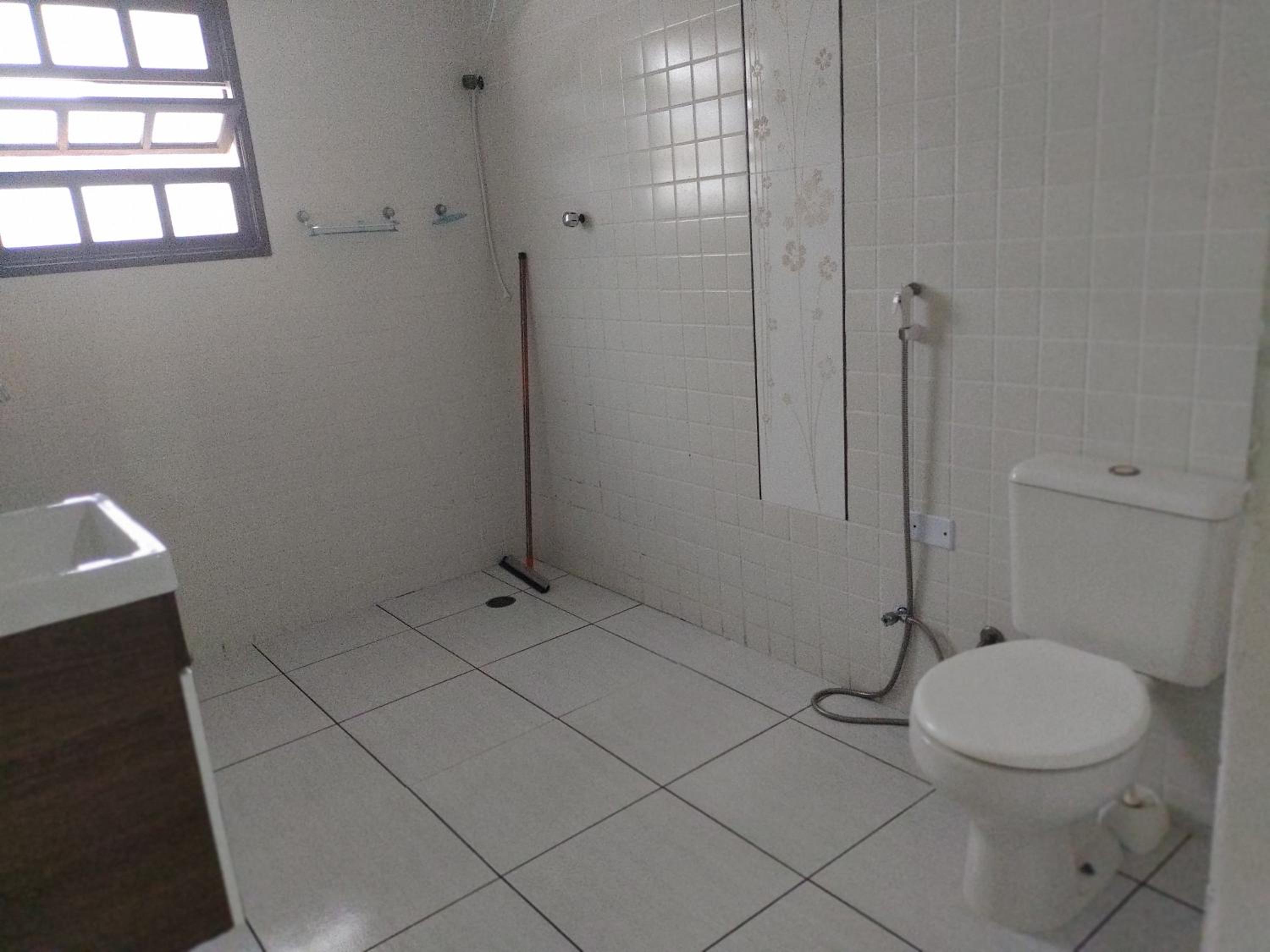 Linda Casa, 3 quartos, acomoda 10 pessoas, há 1,5 km da praia da Enseada