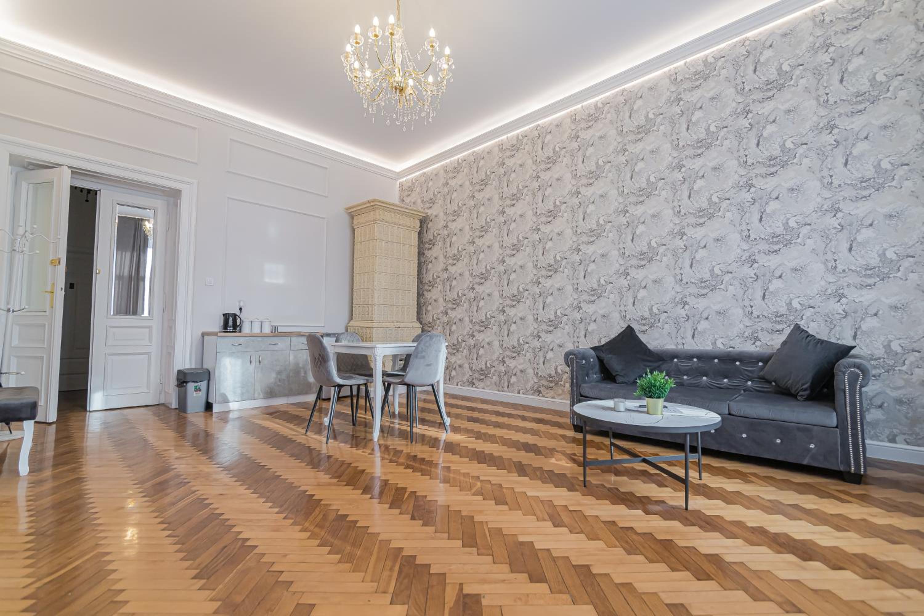 ROYAL Apartments