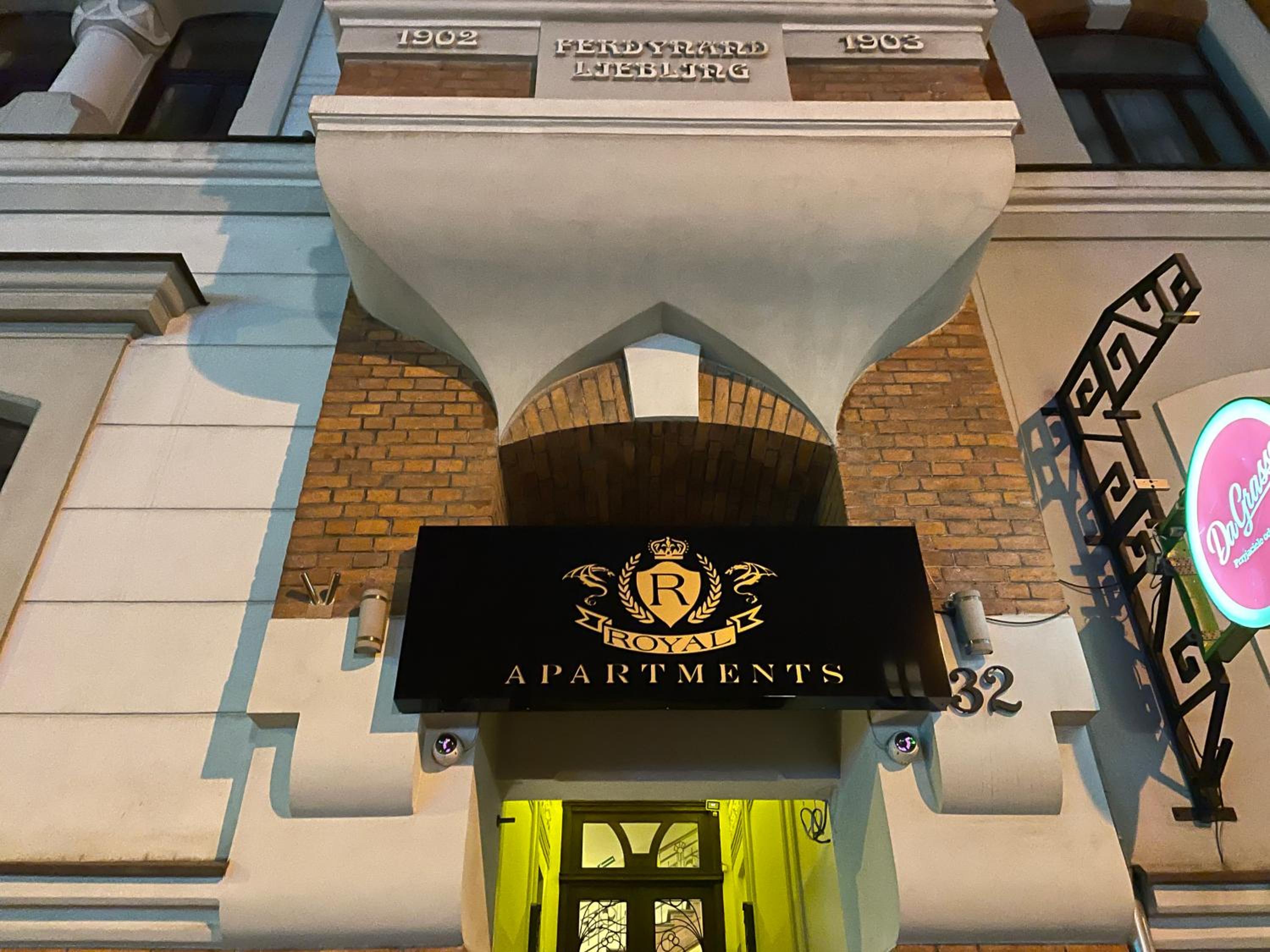 ROYAL Apartments