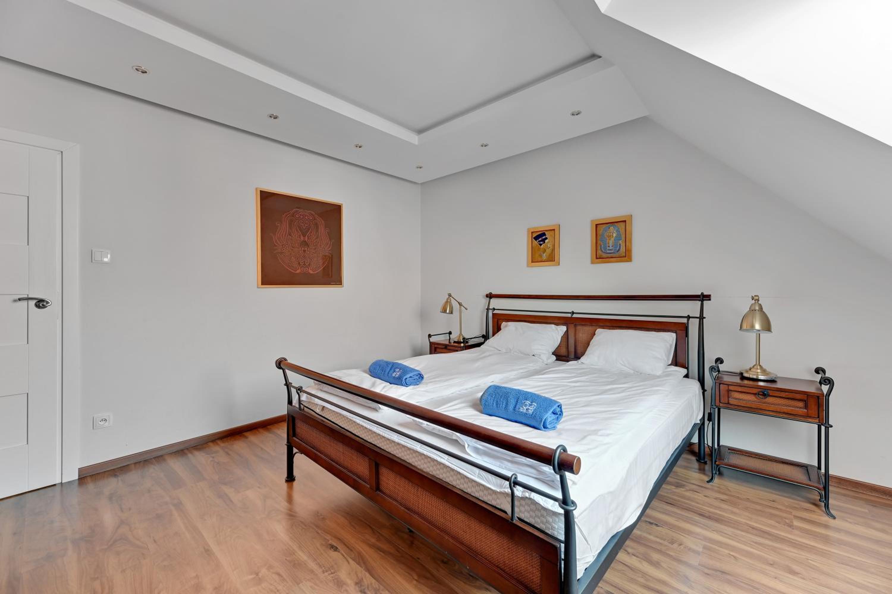 Penthouse Aura by Q4Apartments view 4
