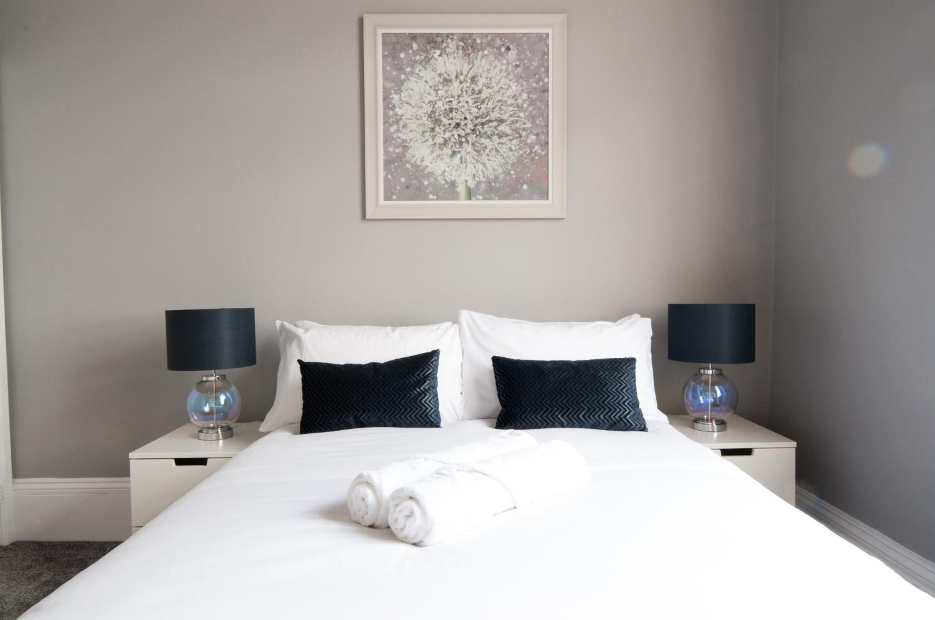 Central Cheltenham, Regency 1st Floor Apartment with PARKING, Cavalier Suite - Sleeps 6 view 3