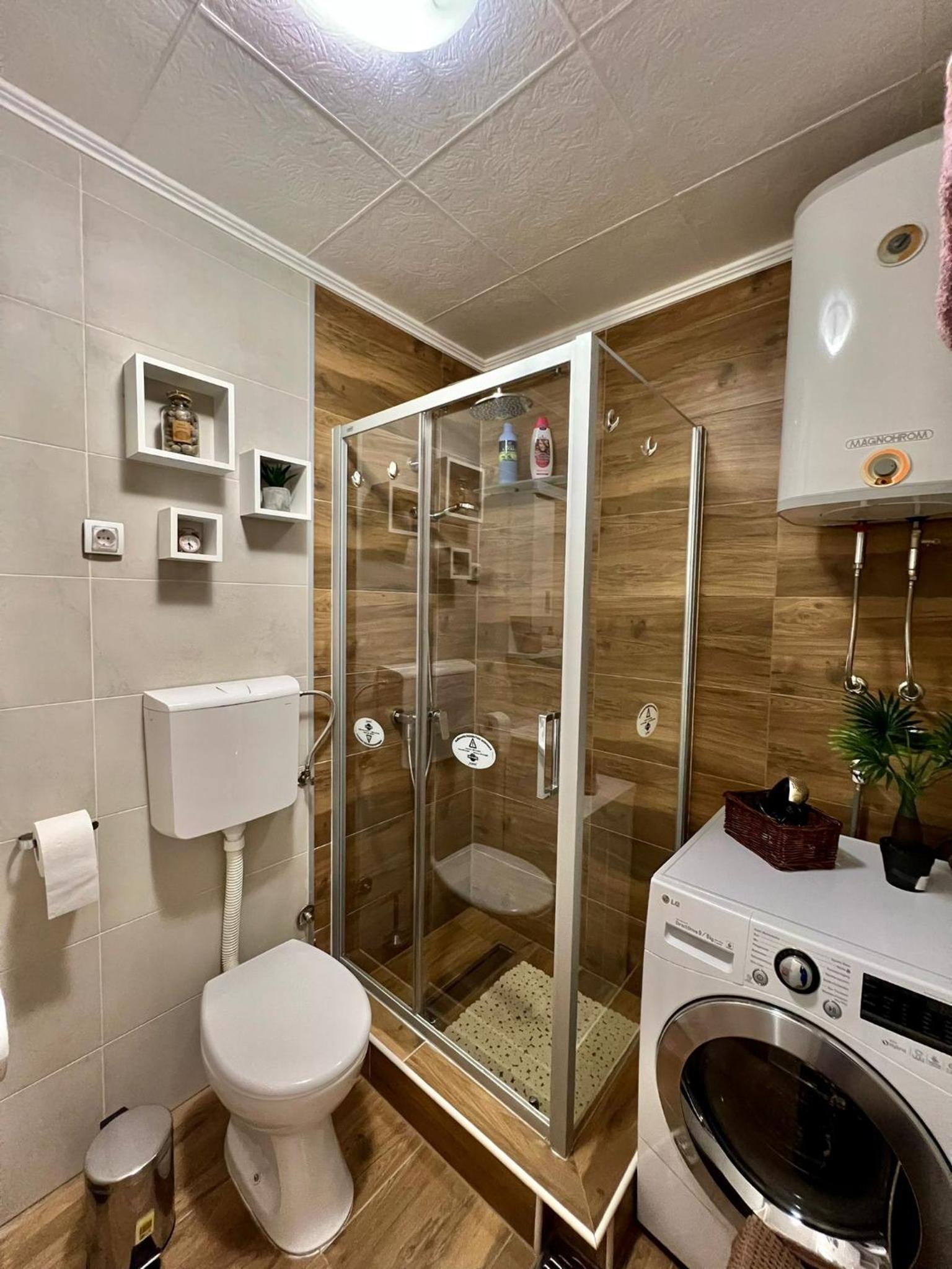 Photo 12
