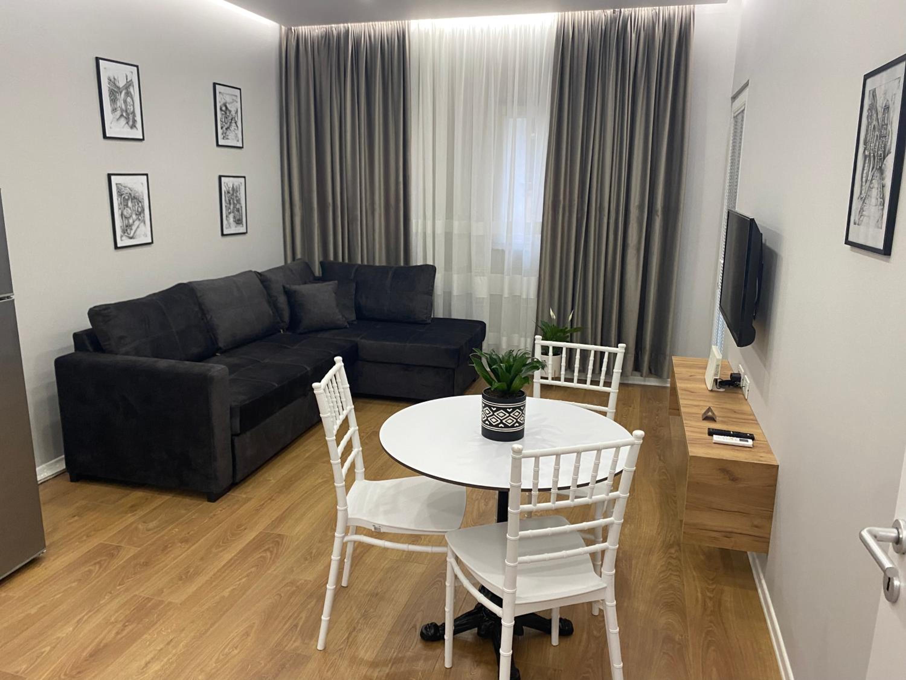 Franci's Apartment No2
