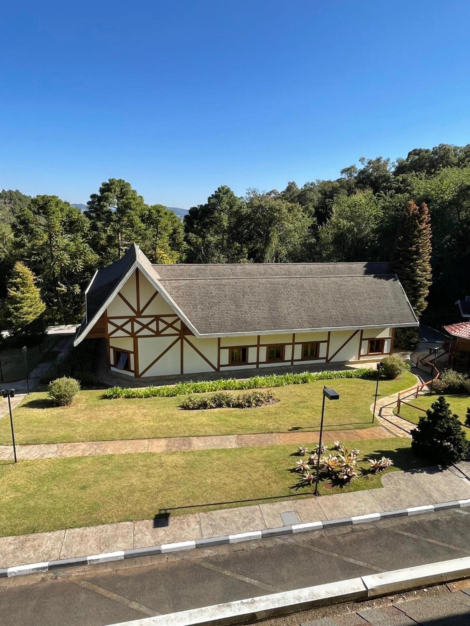 Refúgio Romântico c/ Café da Manhã – Campos do Jordão view 3