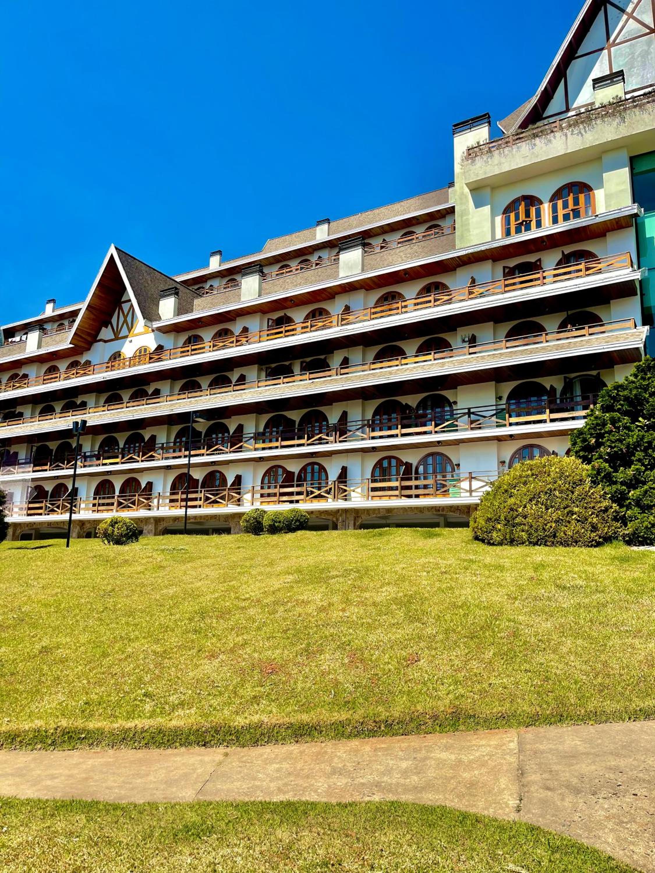 Hotel Apartamento no Quatre Saisons com Café da Manhã - Image 1