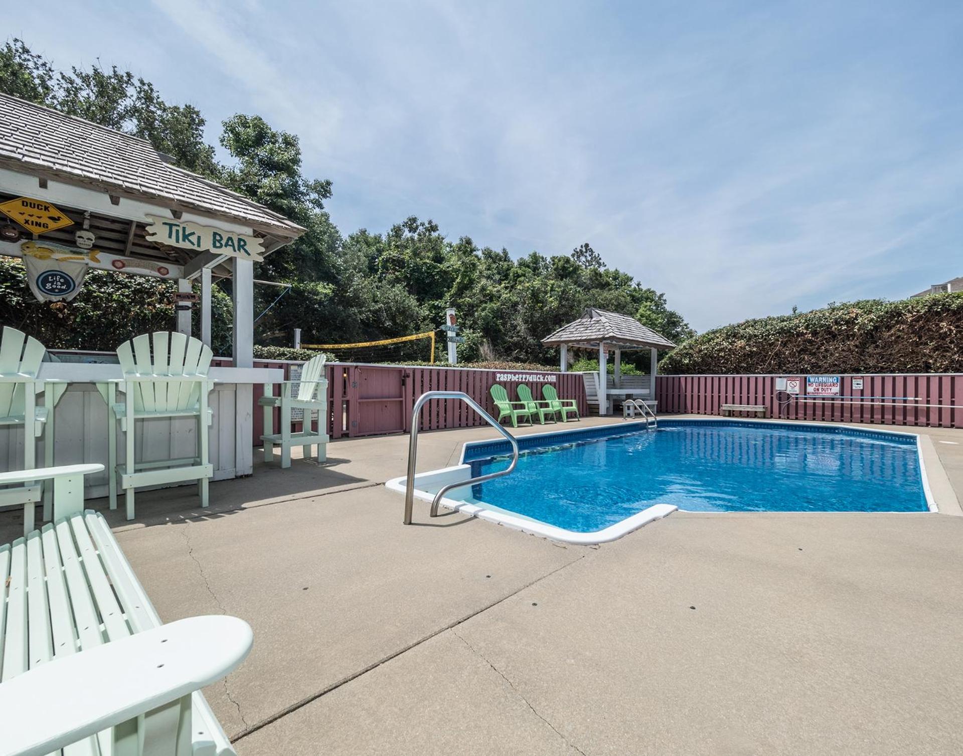 Raspberry Duck - Duck Landing, 525 Yds to Beach, Pool, Tiki Bar, Hot Tub, Close to Downtown