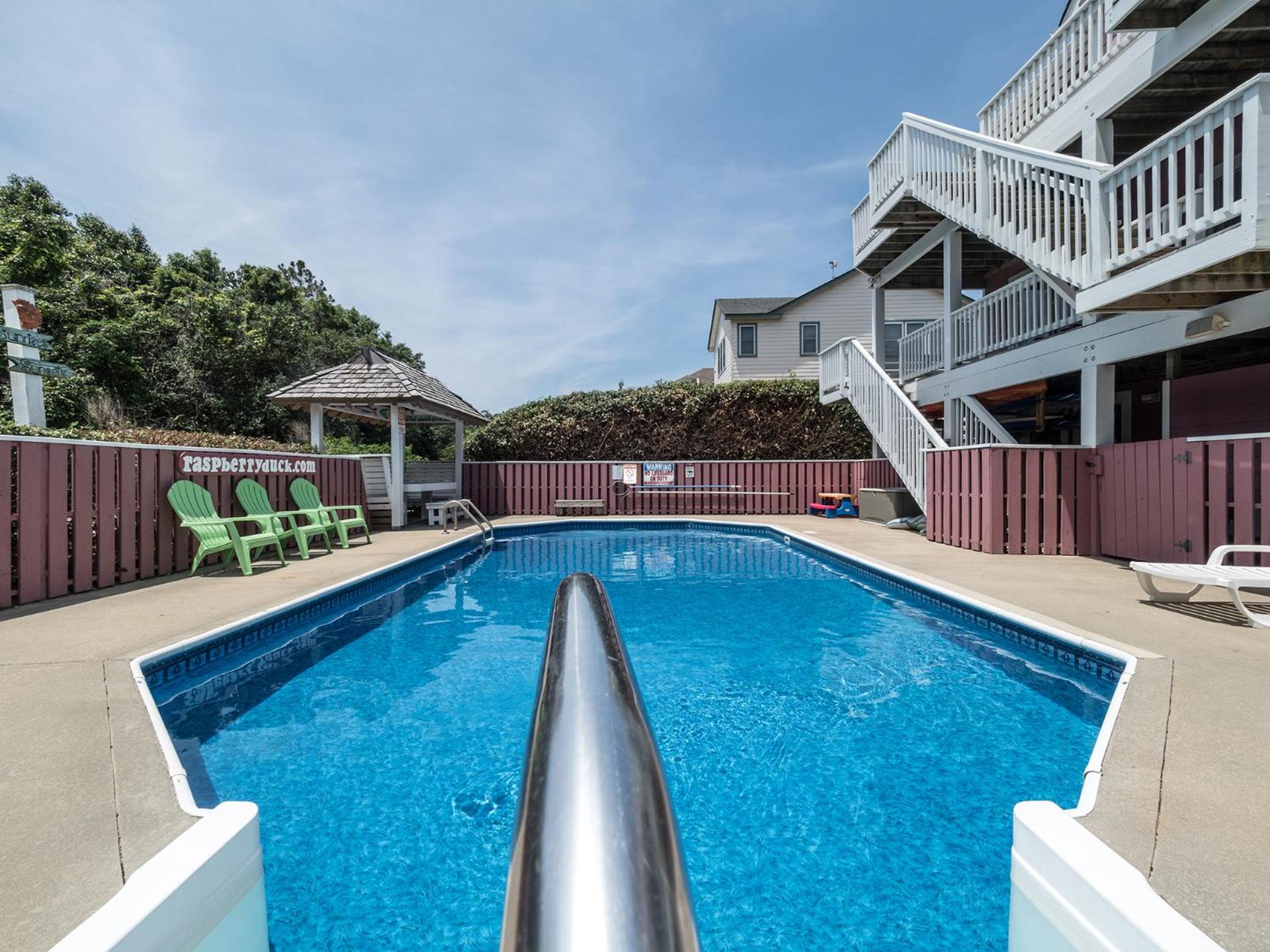 Raspberry Duck - Duck Landing, 525 Yds to Beach, Pool, Tiki Bar, Hot Tub, Close to Downtown