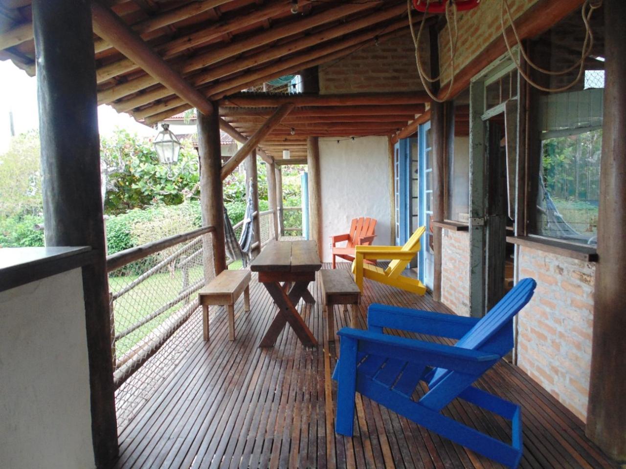 Casa rústica e charmosa em condomínio - Lagoinha