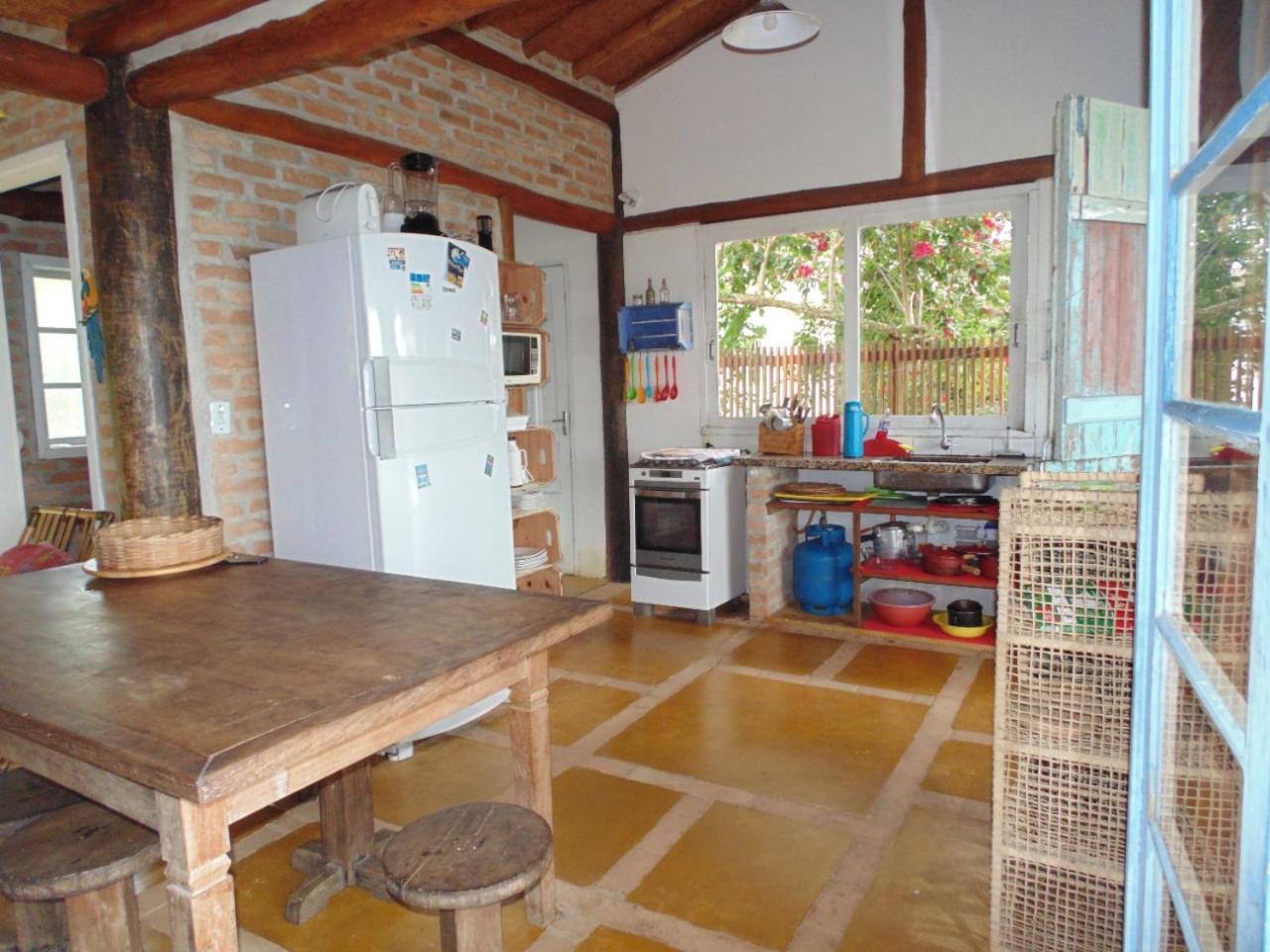 Casa rústica e charmosa em condomínio - Lagoinha
