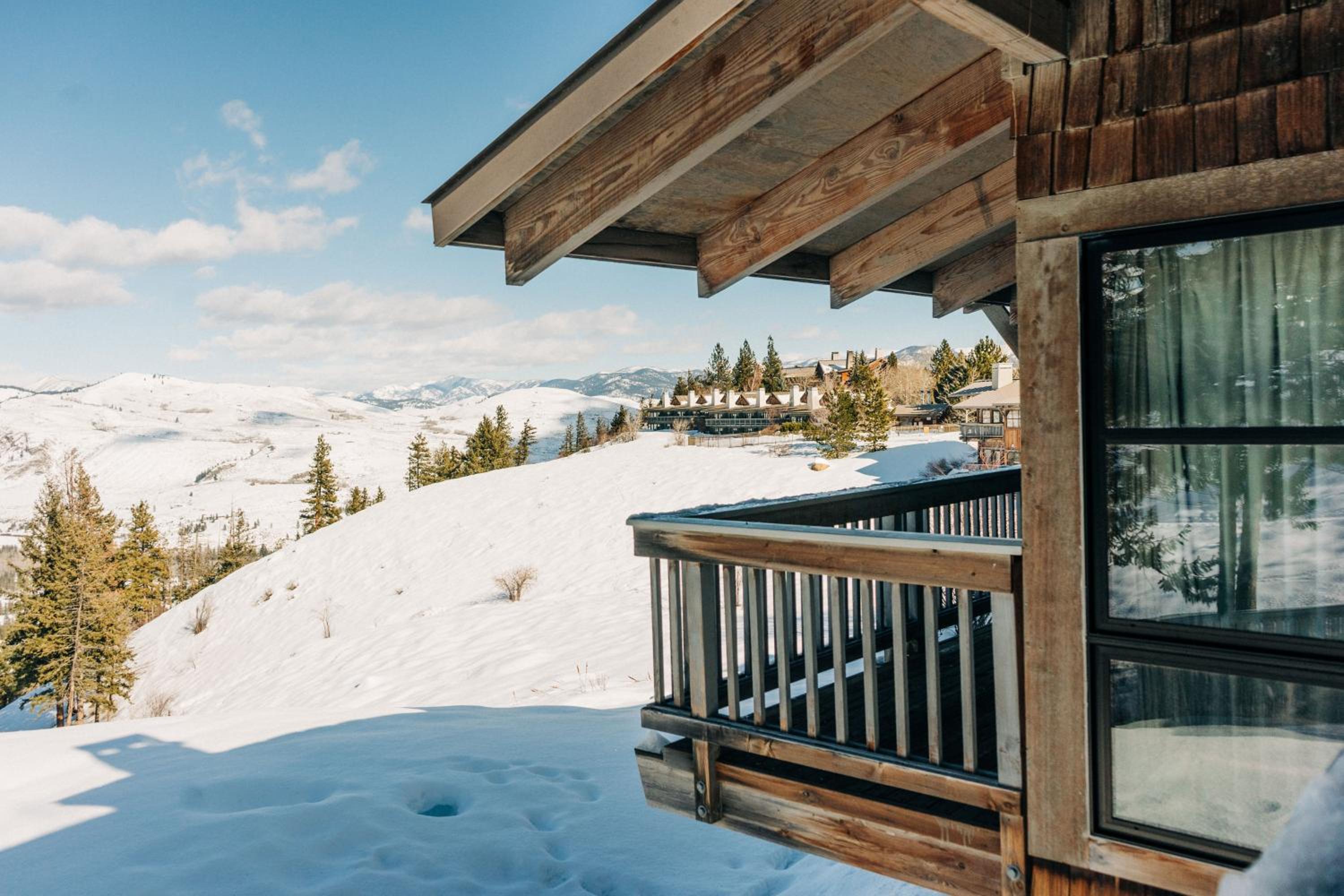 Sun Mountain Lodge