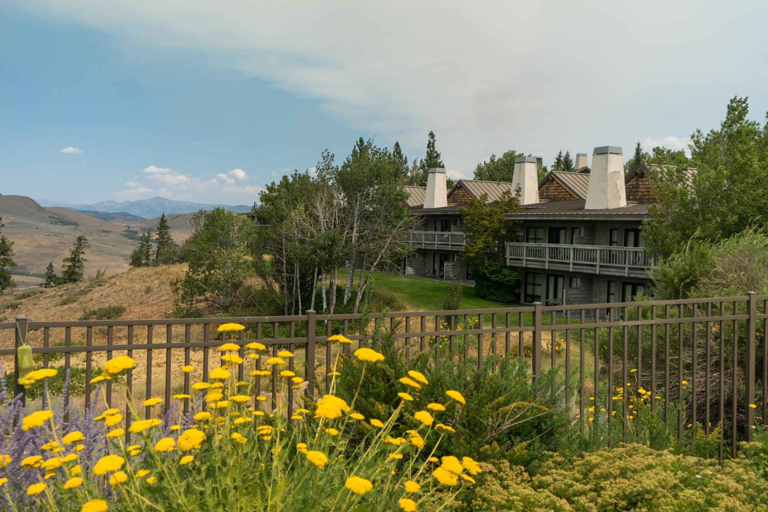 Sun Mountain Lodge