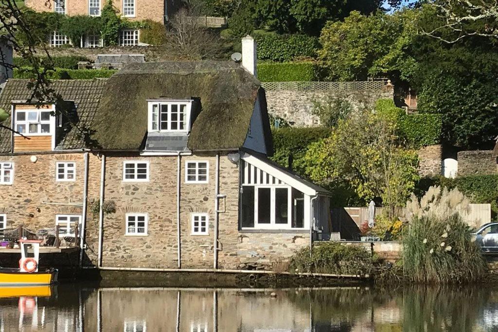 Duck Cottage - Waters Edge, Exclusive Village Location view 4