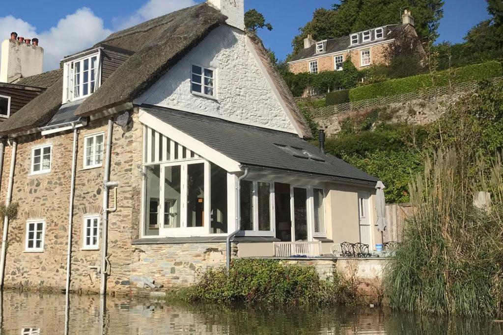 Duck Cottage - Waters Edge, Exclusive Village Location view 5