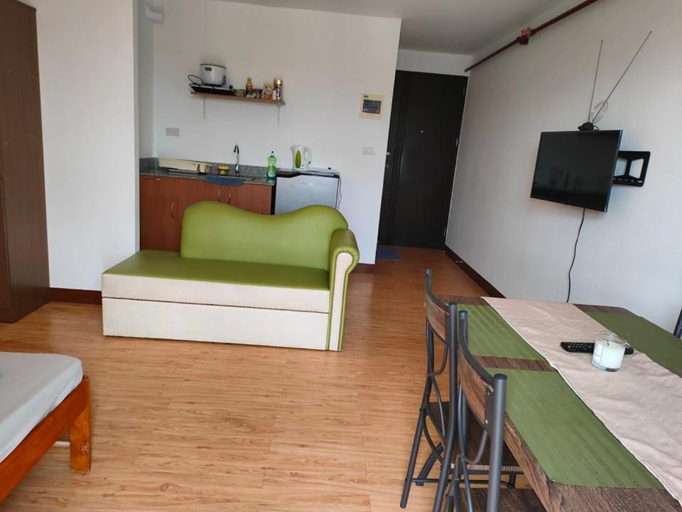 HUGE STUDIO @ Arezzo place Davao condominium