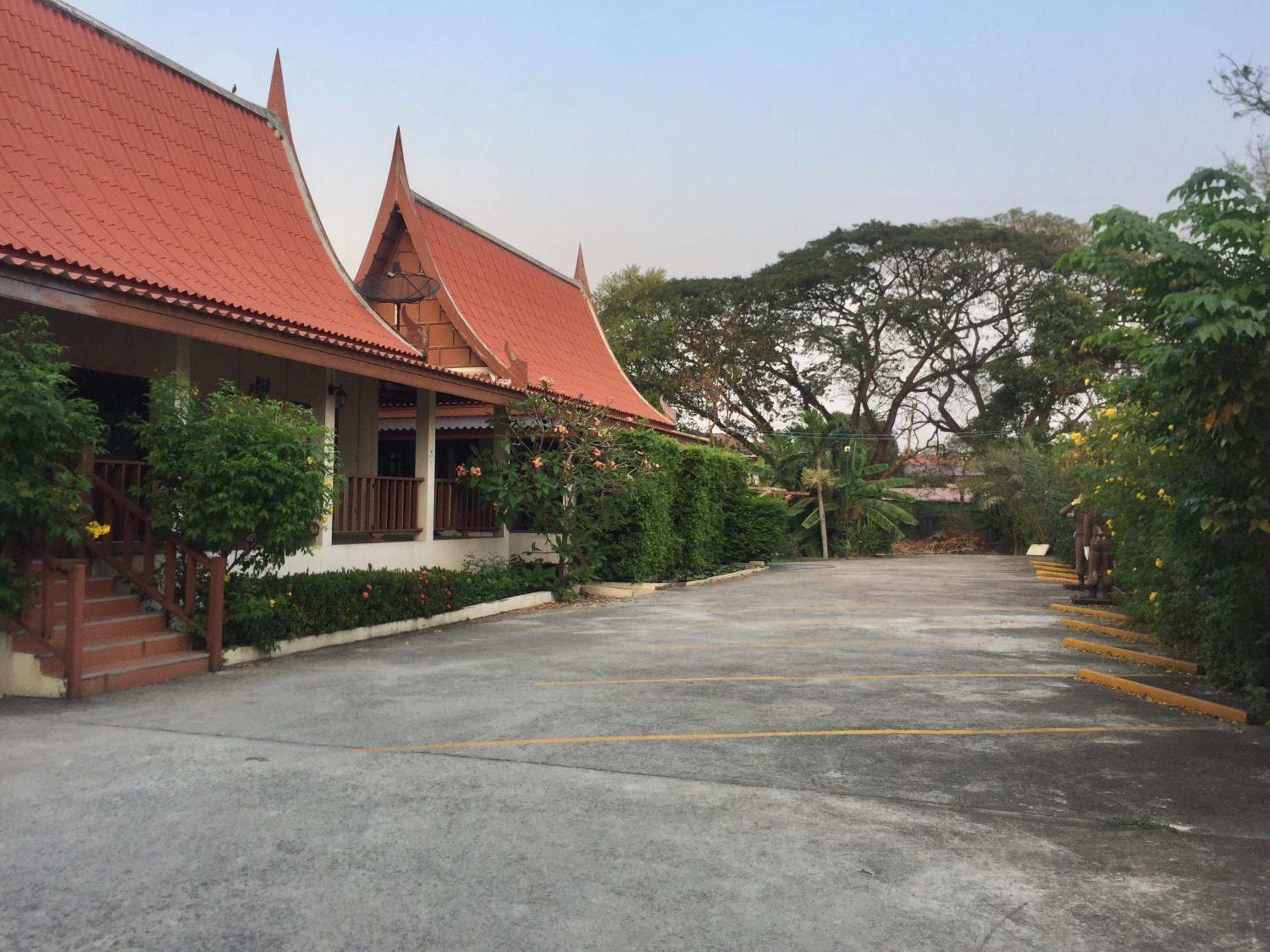 Luang Chumni Village