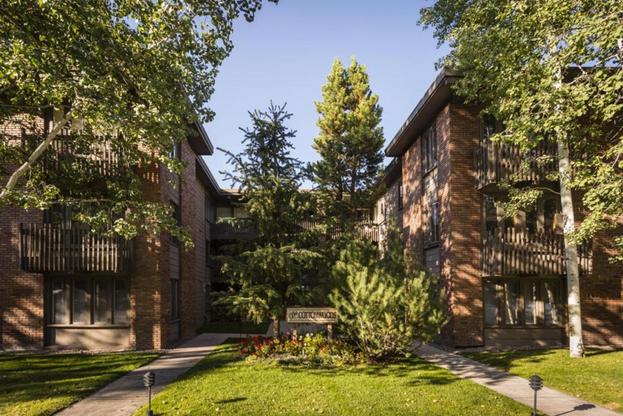 Cottonwoods Unit 1C, Downtown Condo with Upgraded Kitchen & Bathrooms