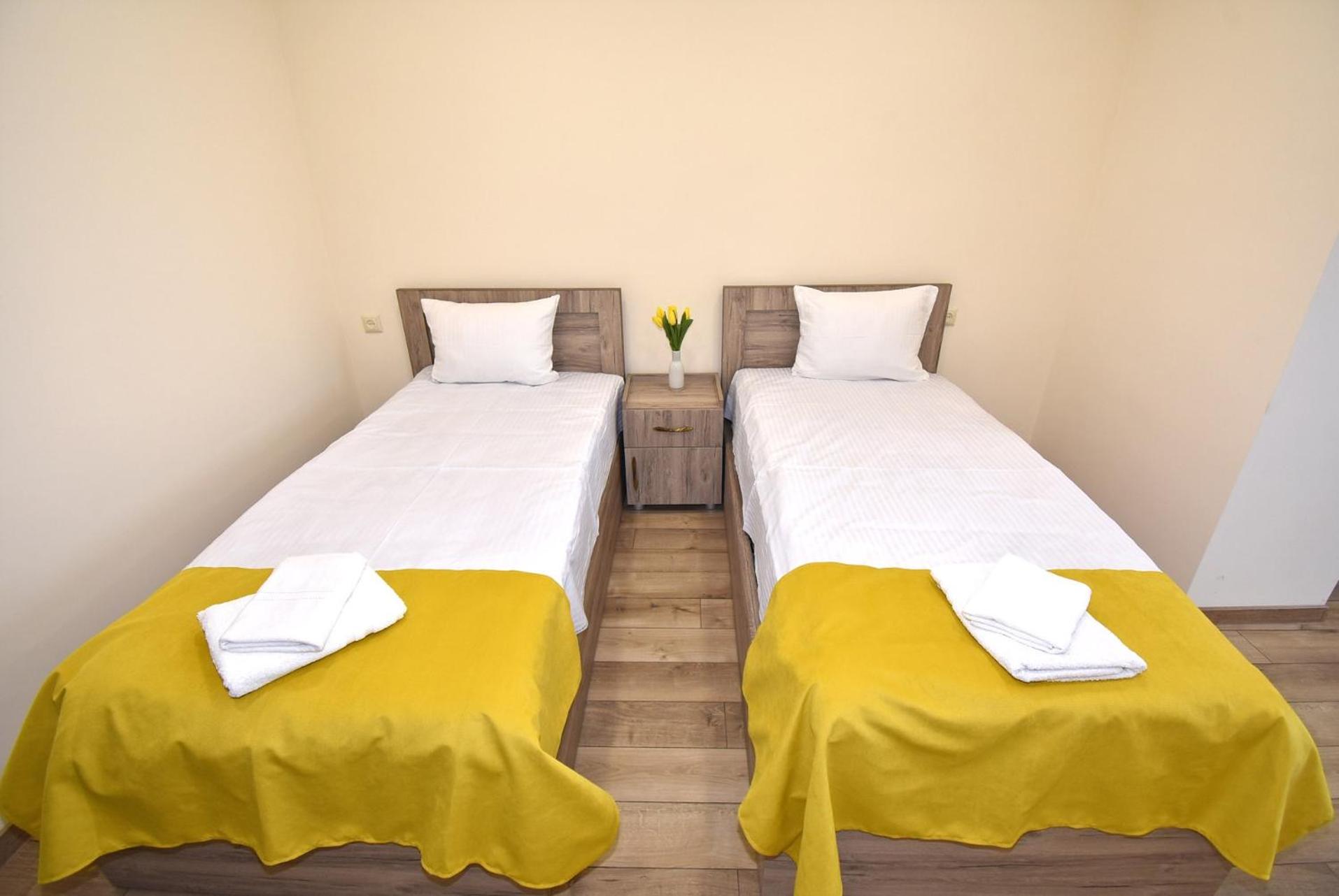 2 bedroom apartment, quiet and spacious