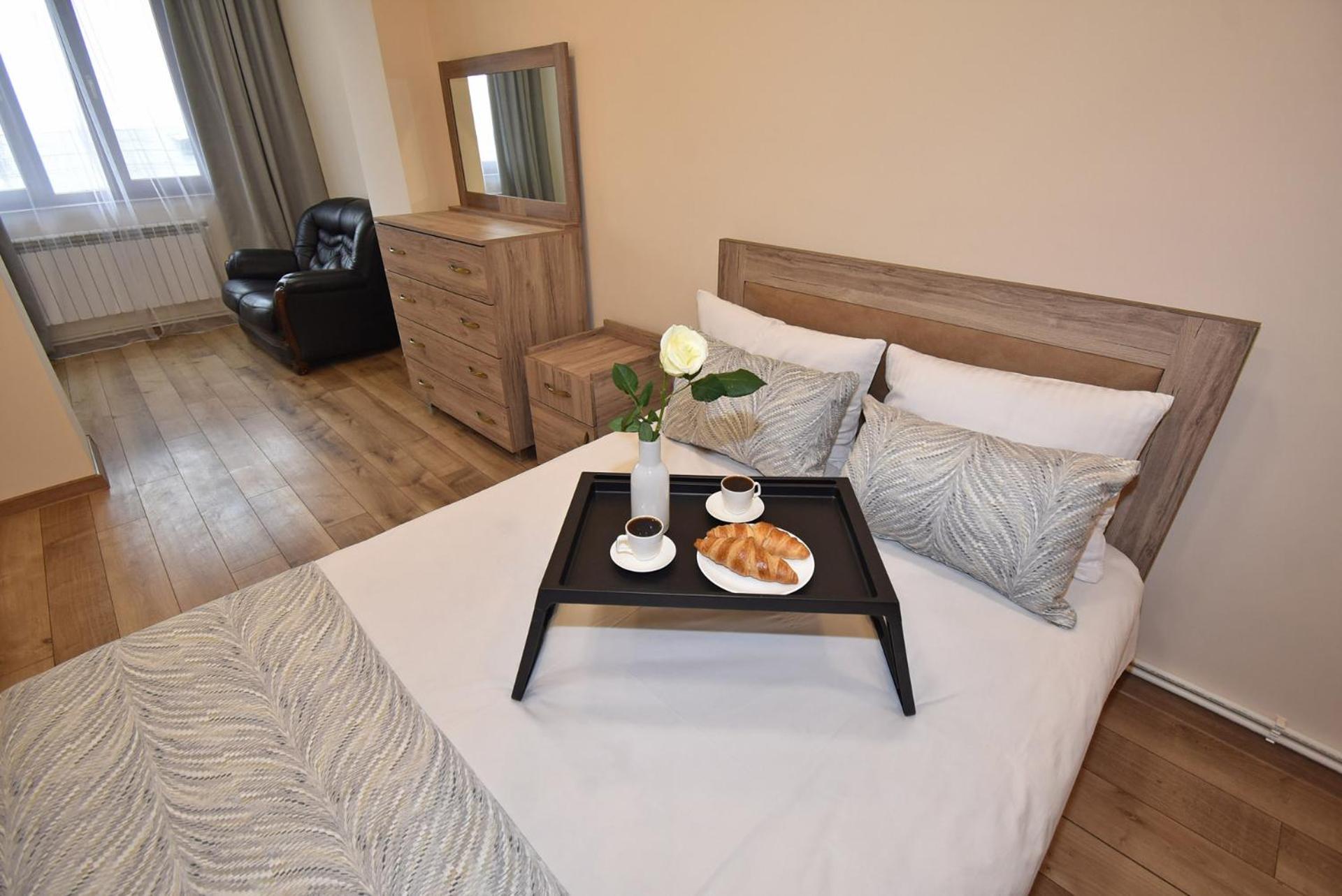 2 bedroom apartment, quiet and spacious