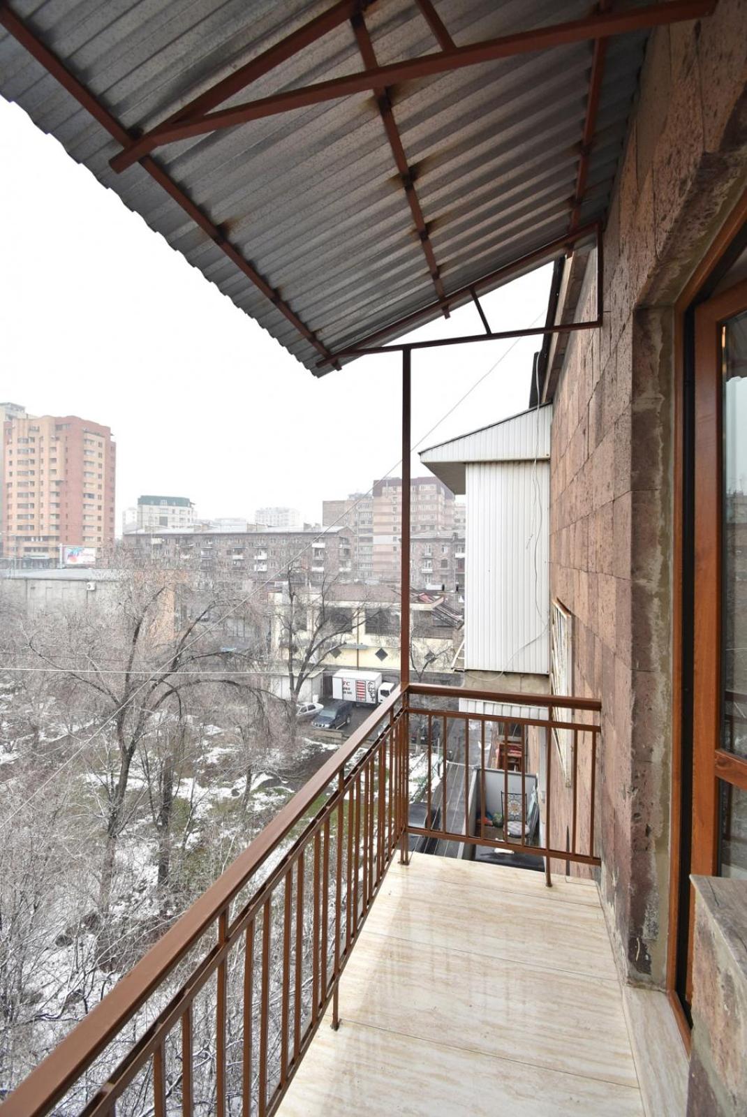 2 bedroom apartment, quiet and spacious