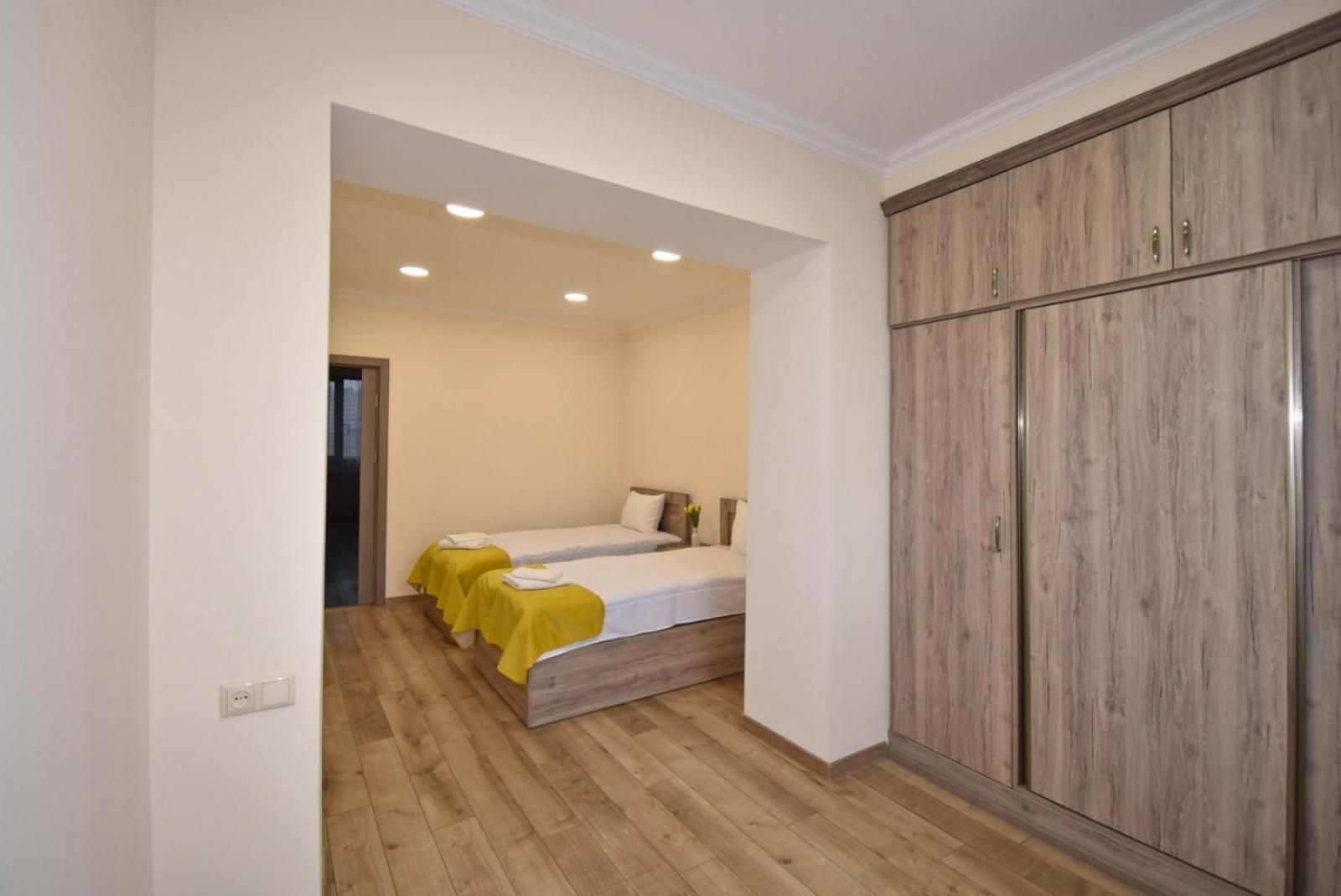 2 bedroom apartment, quiet and spacious
