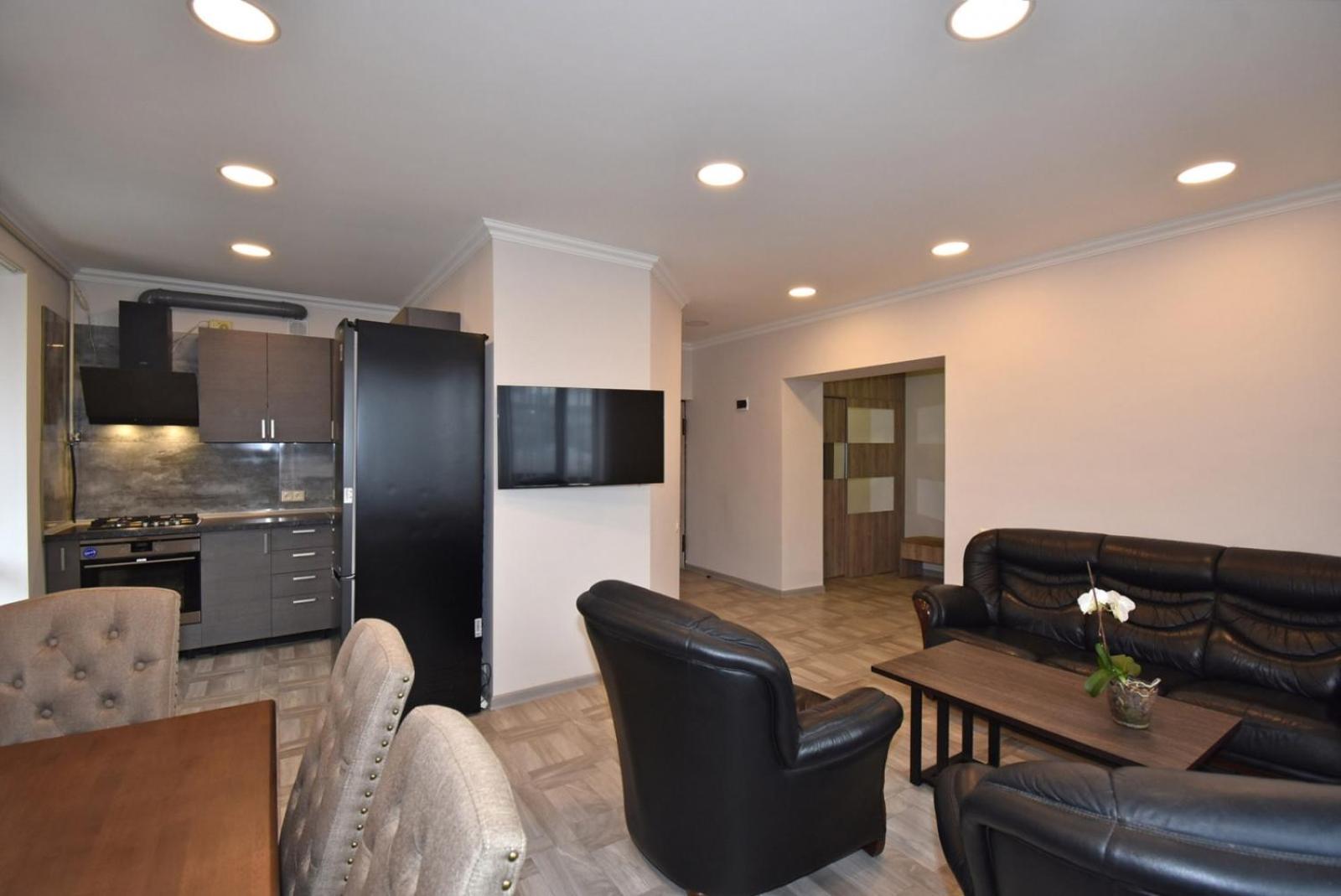 2 bedroom apartment, quiet and spacious