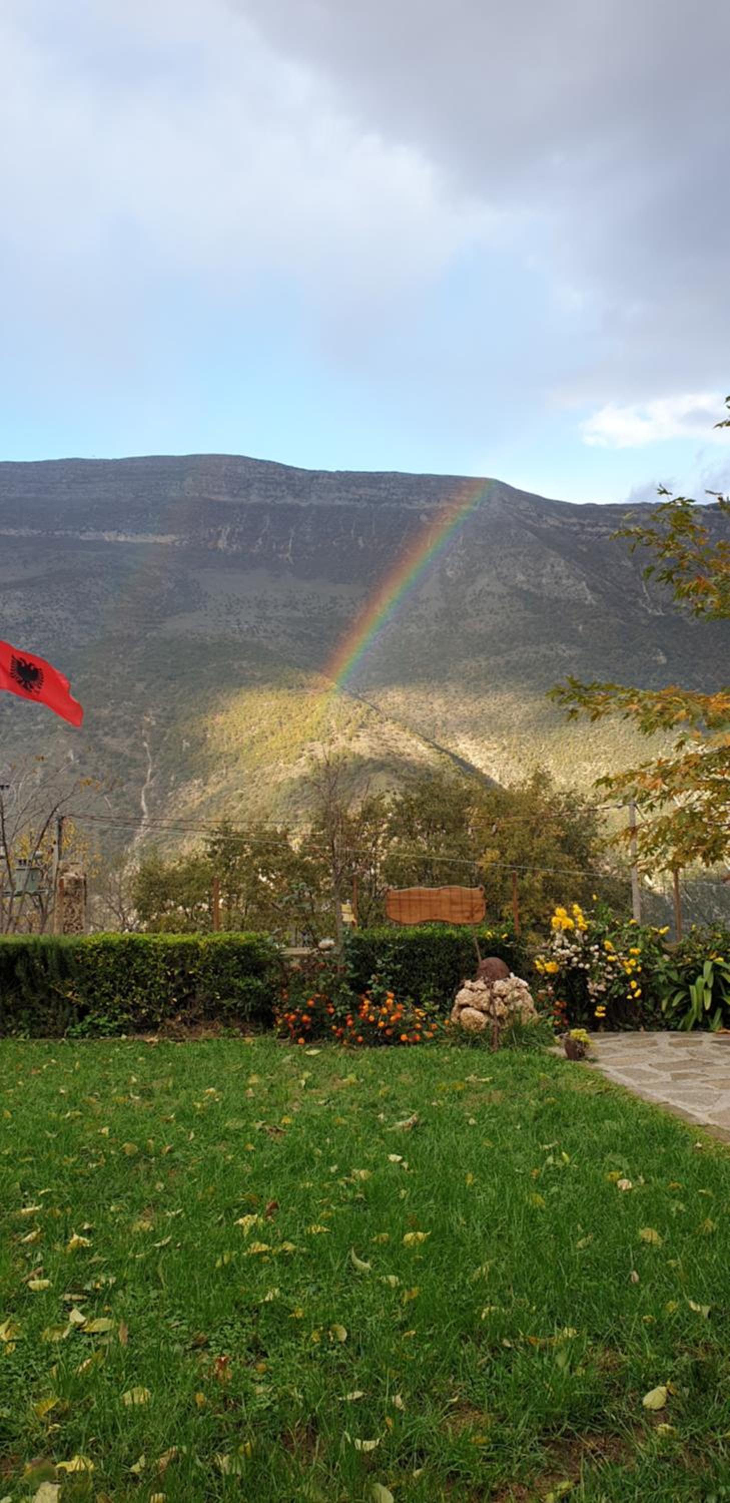 Bujtina Peshtan Guesthouse&Camping