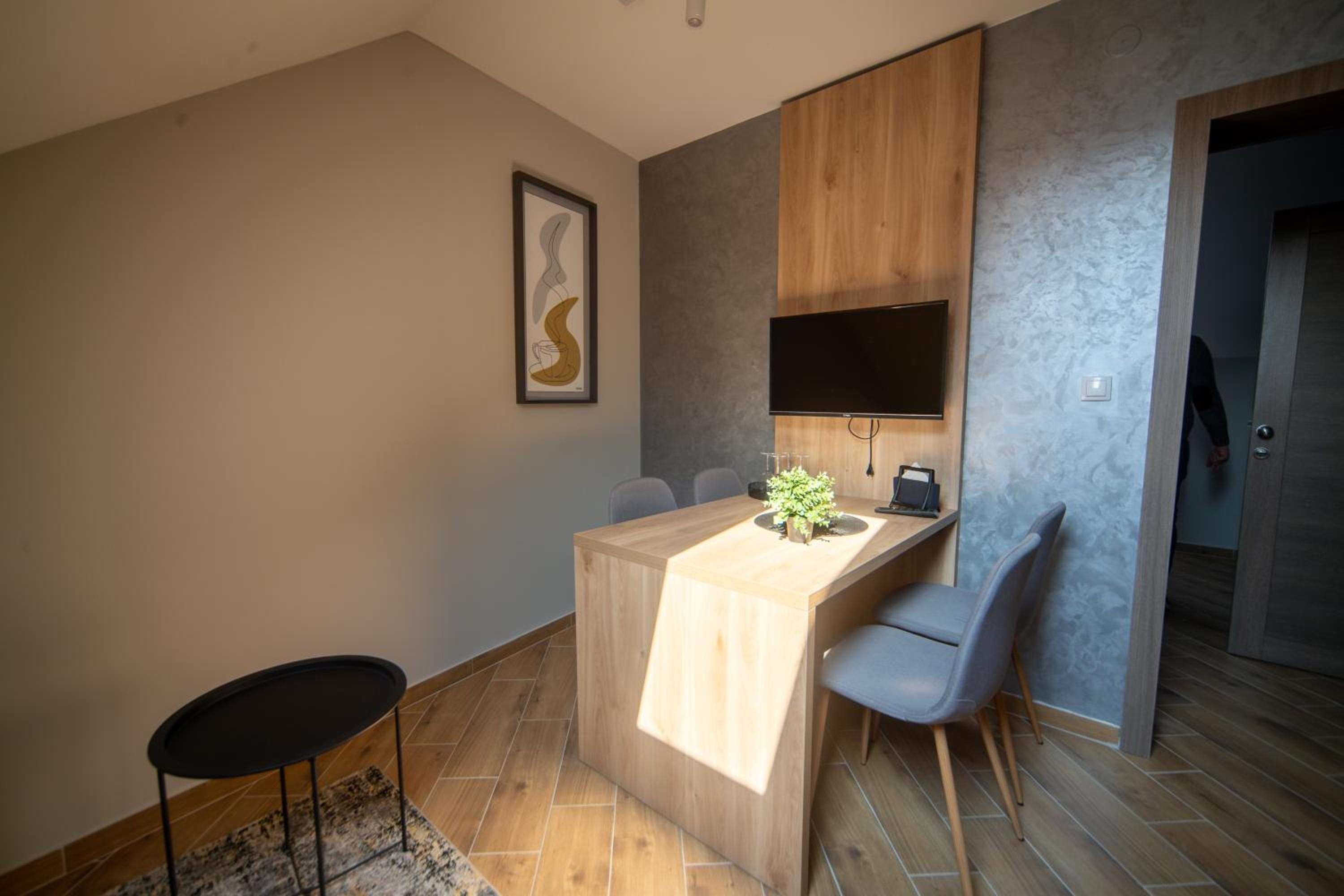 Manoir Apartments City Center