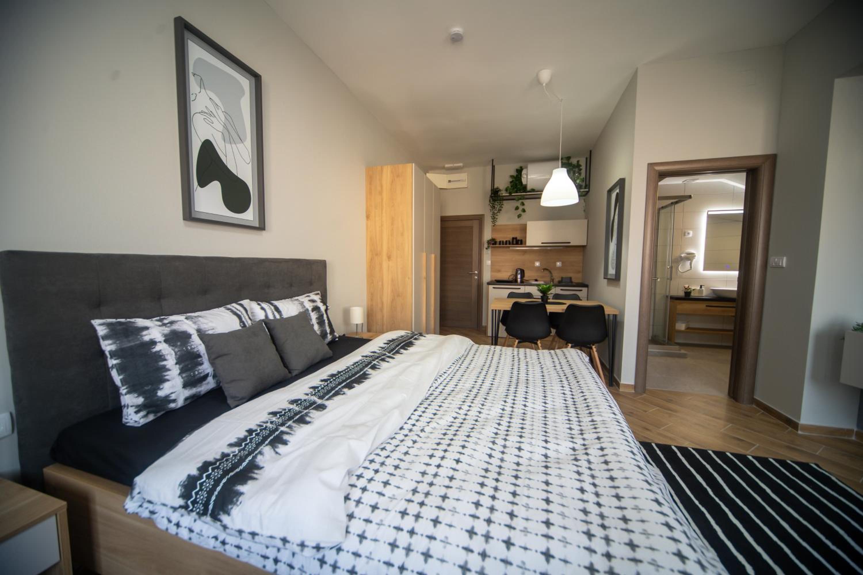 Manoir Apartments City Center