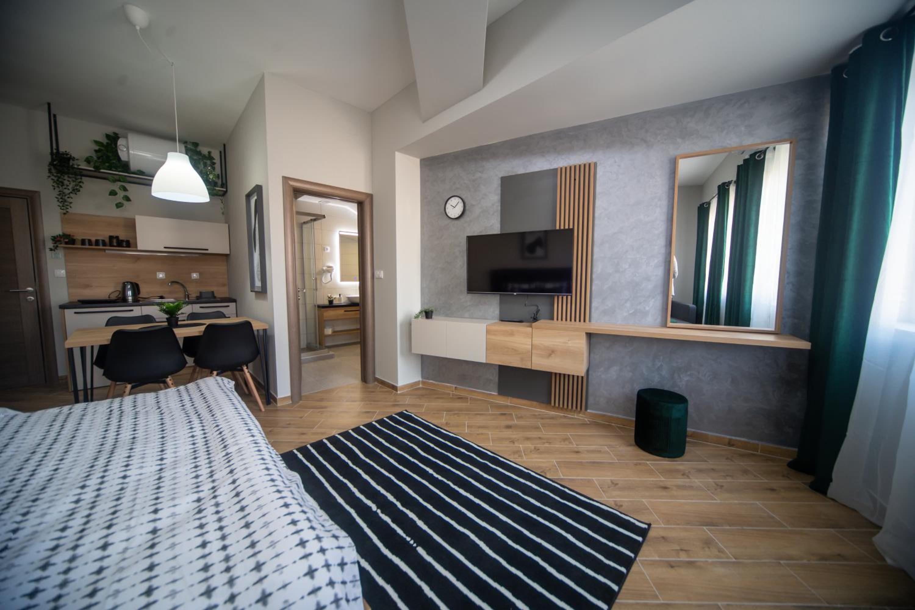 Manoir Apartments City Center