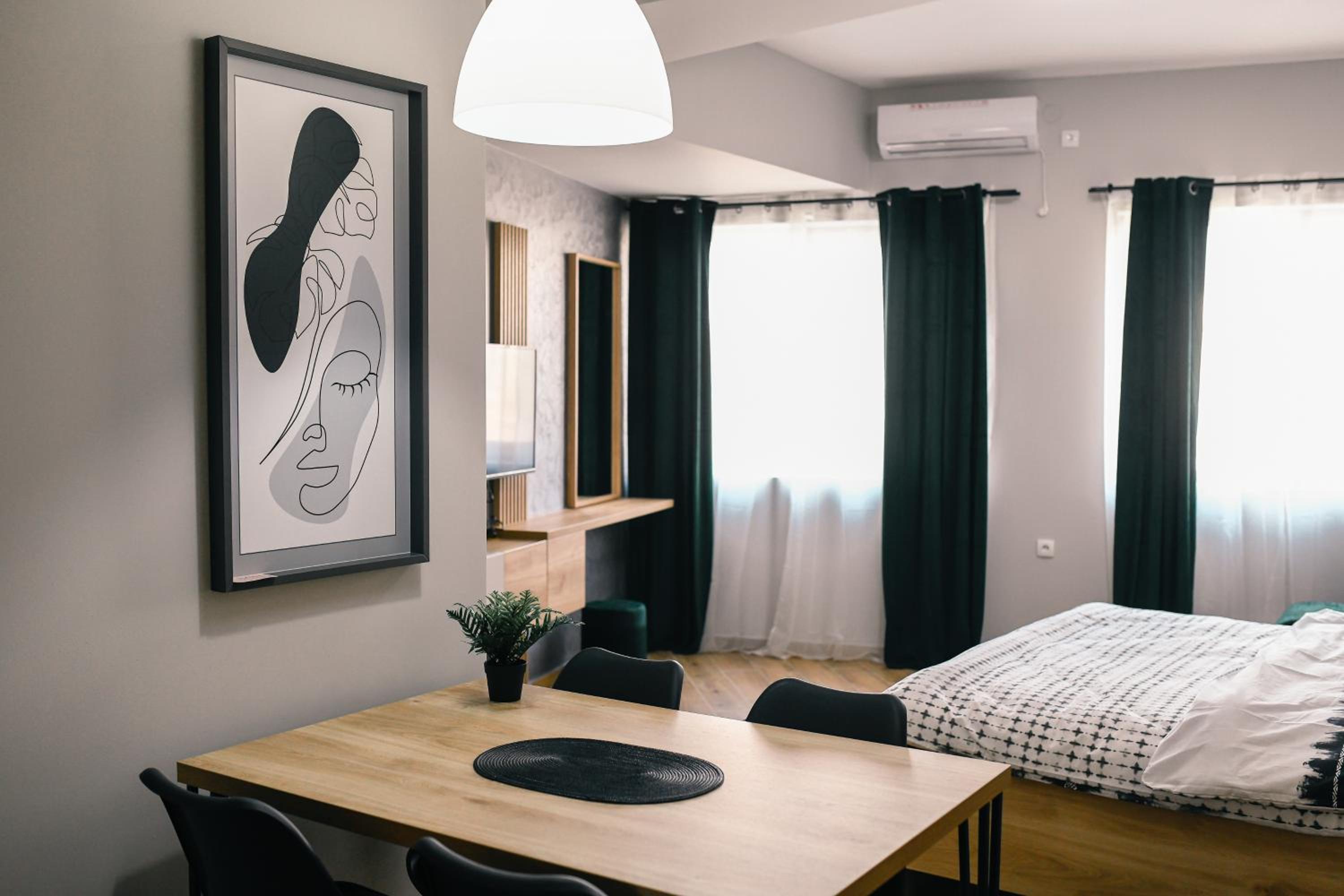 Manoir Apartments City Center