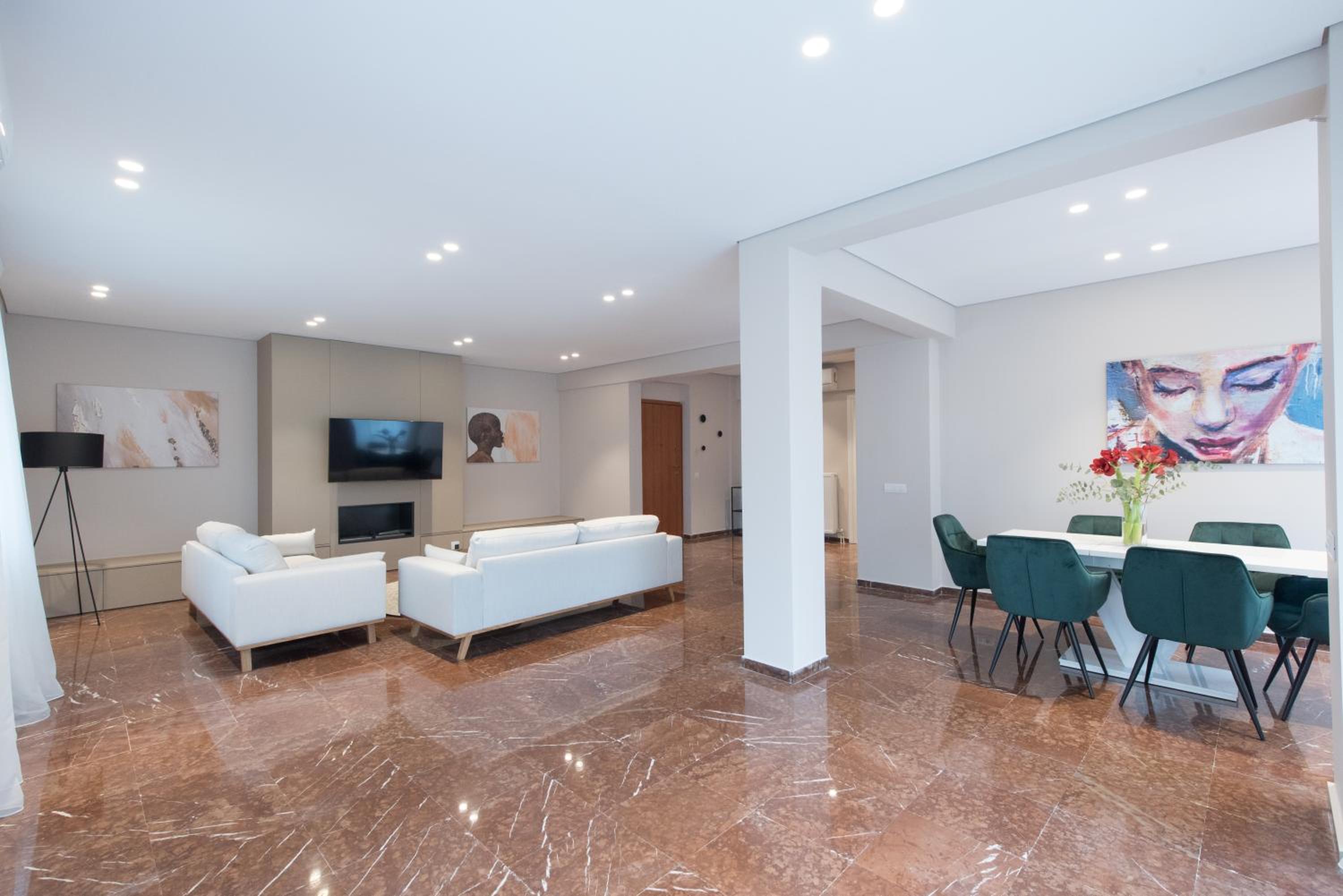 Athenais Luxury Apartment