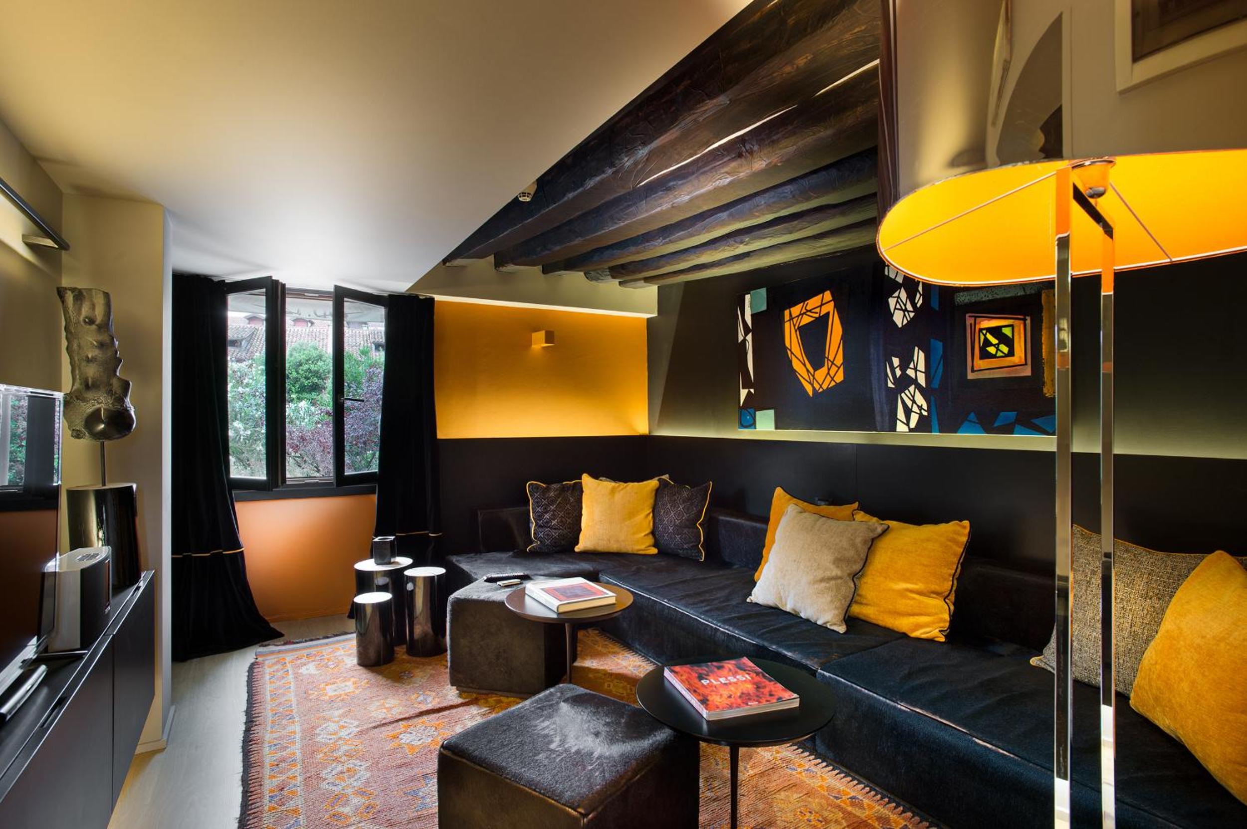 lounge