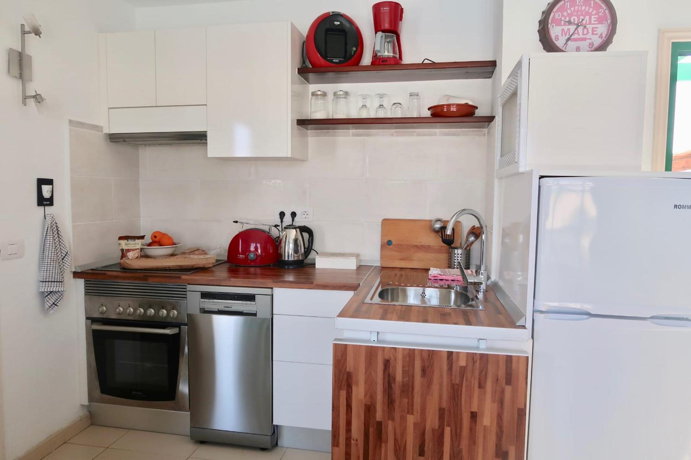 Apartment Los Zafiros in Puerto del Carmen Aircond & Wifi & Dishwasher view 5